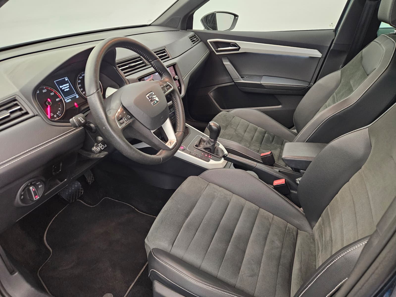 SEAT Arona 1.0 TSI Eco DSG SWISS Xcellence-image-10