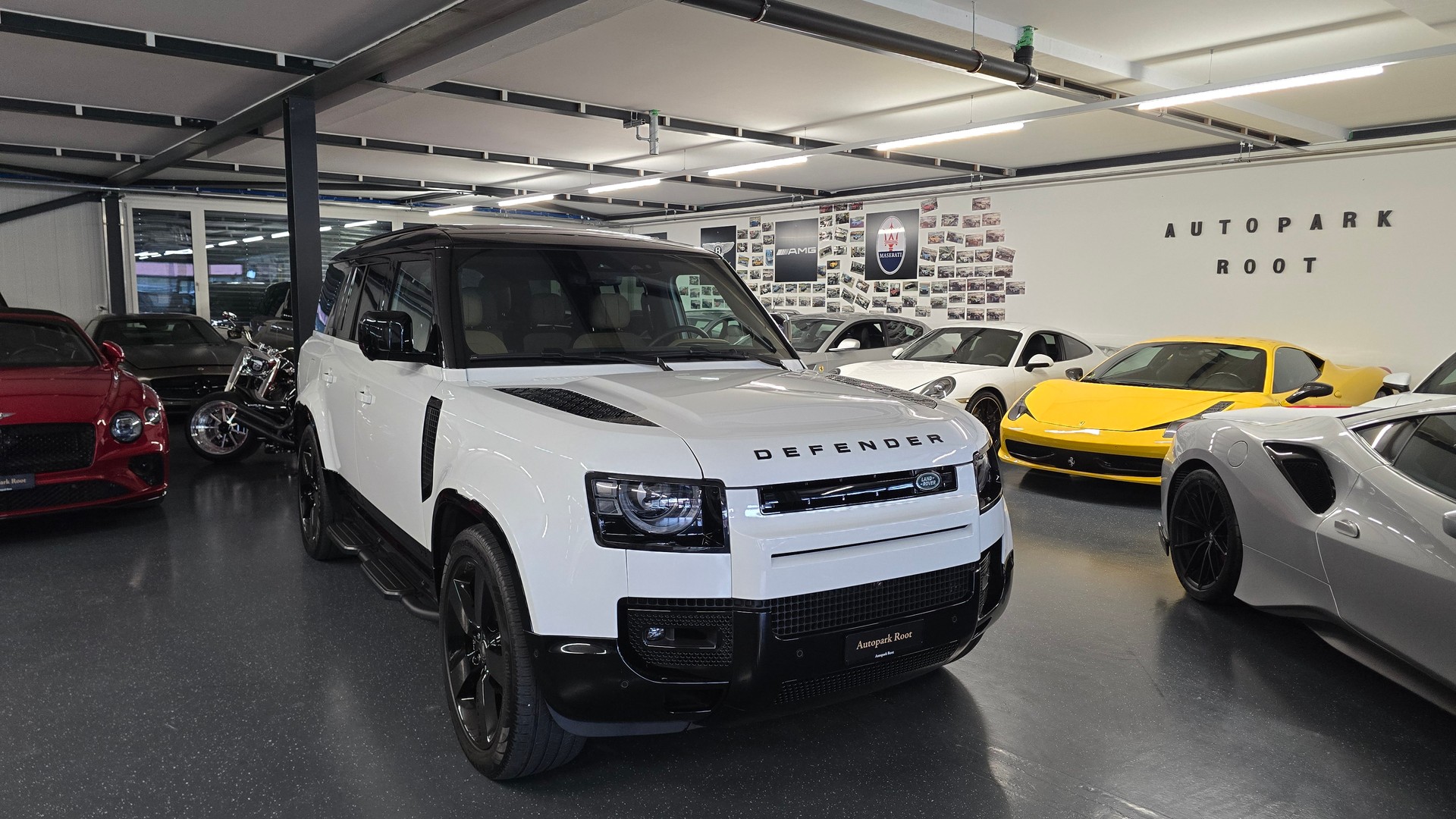LAND ROVER Defender 130 P500 5.0 V8 AT8-image-1