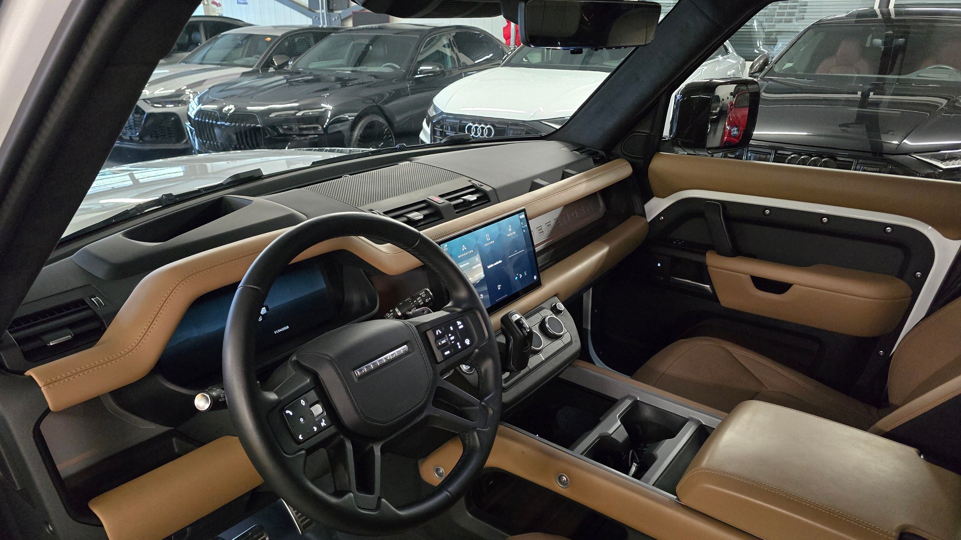 LAND ROVER Defender 130 P500 5.0 V8 AT8-image-13