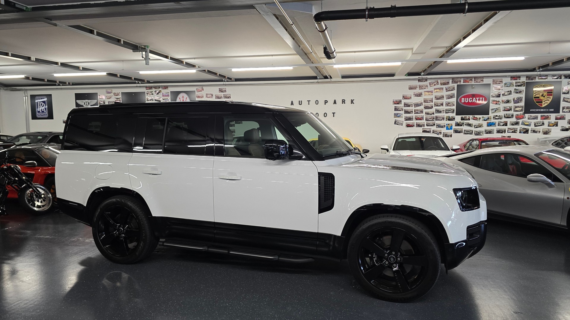 LAND ROVER Defender 130 P500 5.0 V8 AT8-image-2