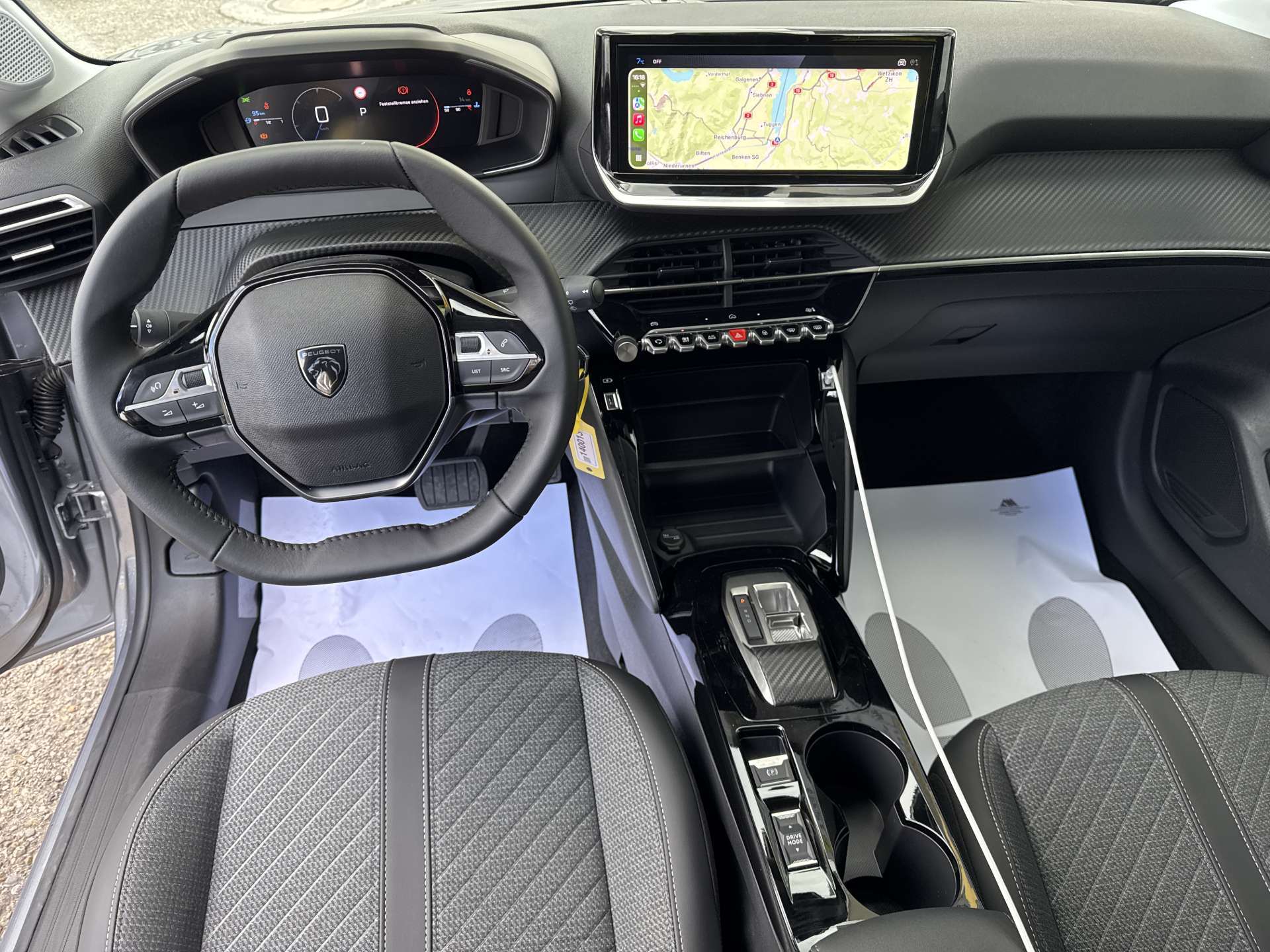 PEUGEOT 208 1.2 MHEV 110 Allure Automat-image-12