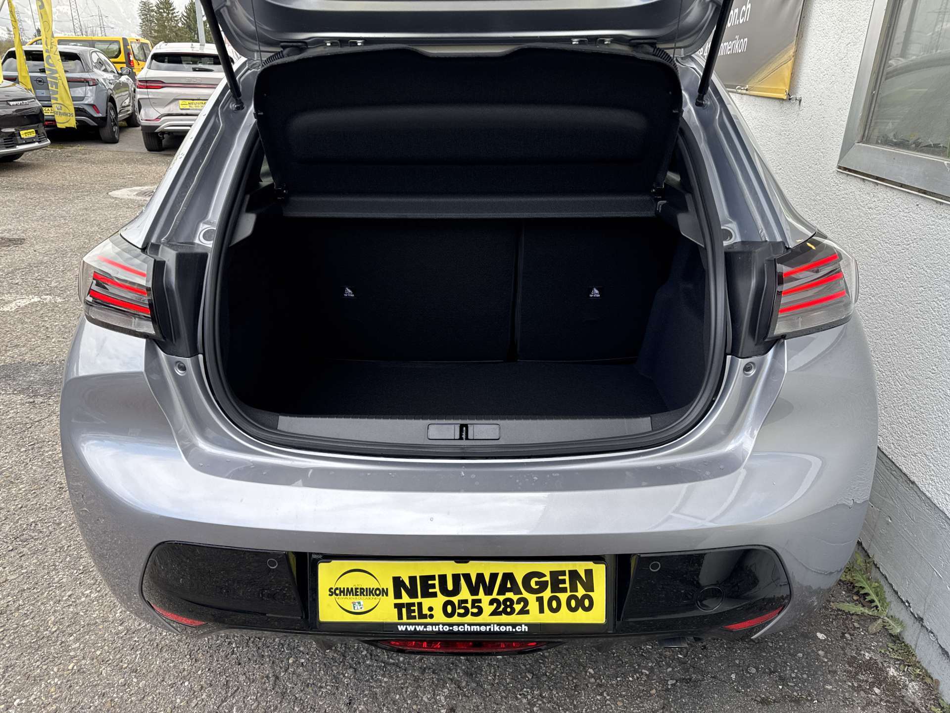 PEUGEOT 208 1.2 MHEV 110 Allure Automat-image-8
