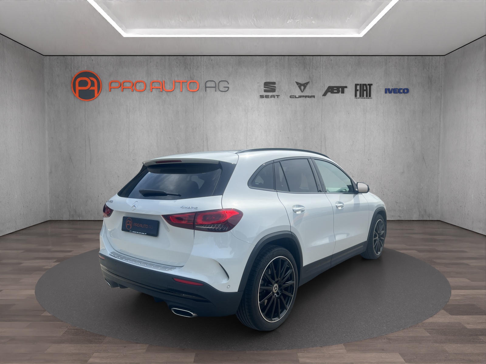 MERCEDES-BENZ GLA 250 4Matic AMG Line 8G-DCT-image-4