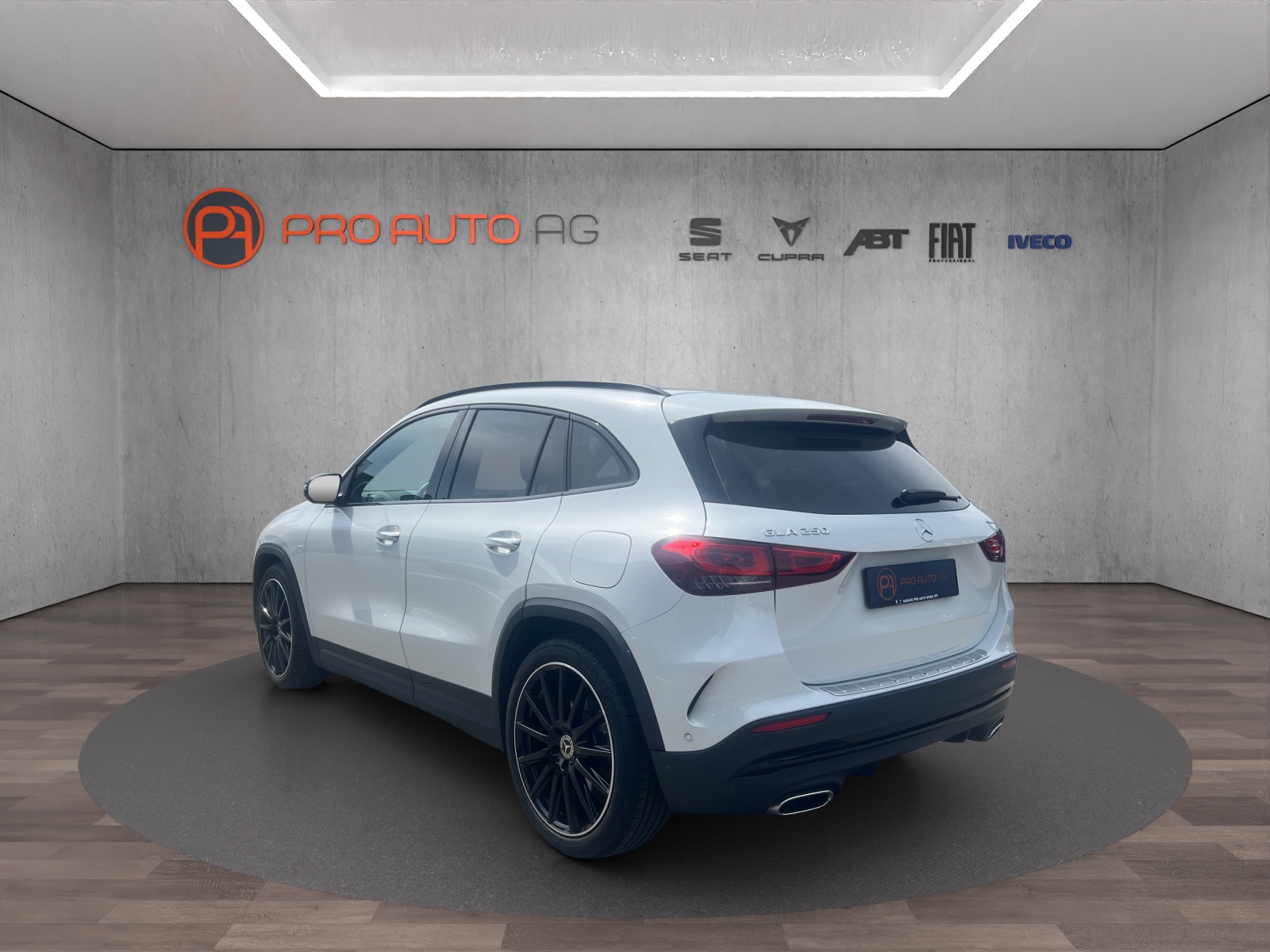 MERCEDES-BENZ GLA 250 4Matic AMG Line 8G-DCT-image-2
