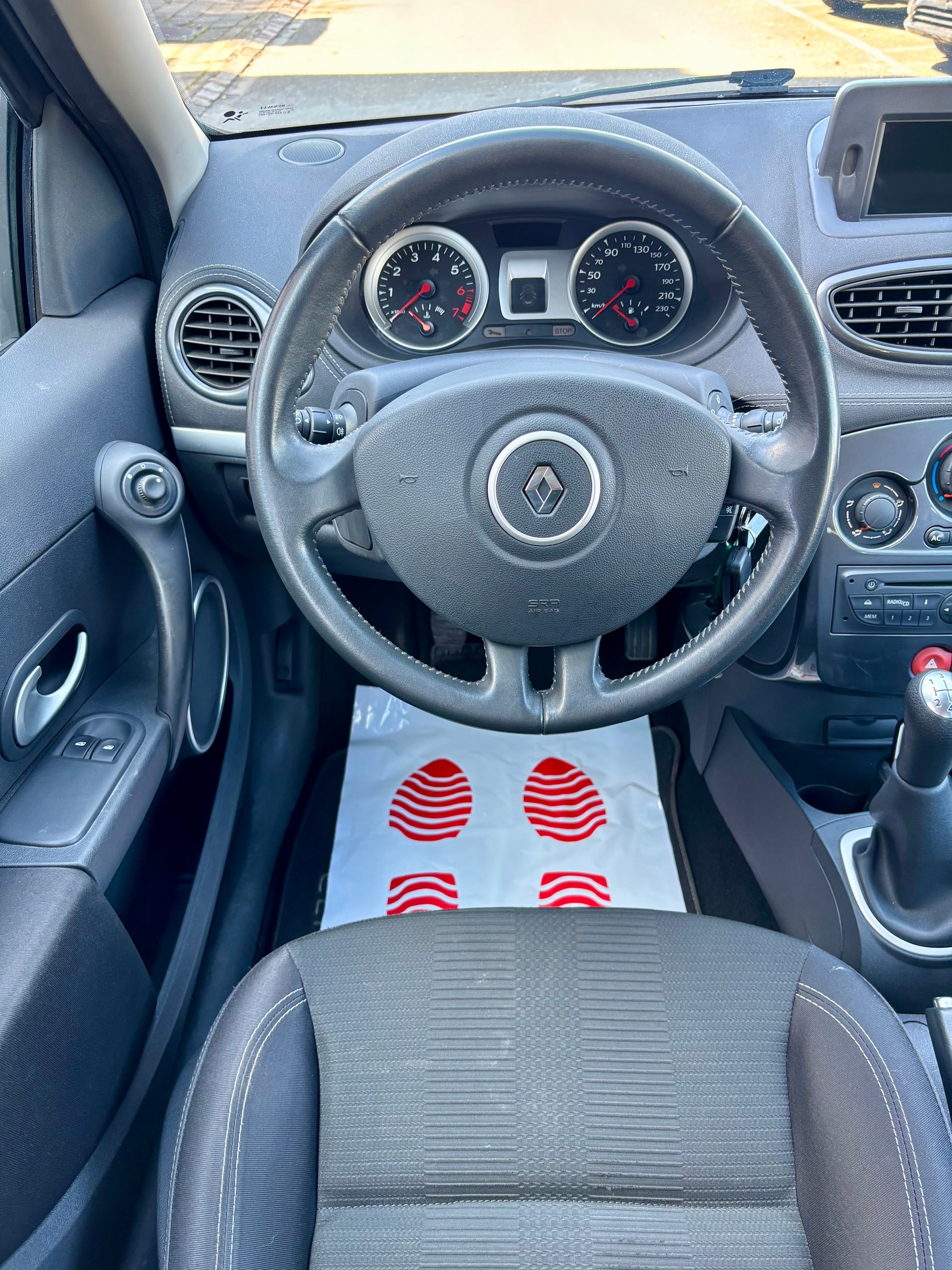 RENAULT Clio 1.2 16V Turbo Night&Day-image-7