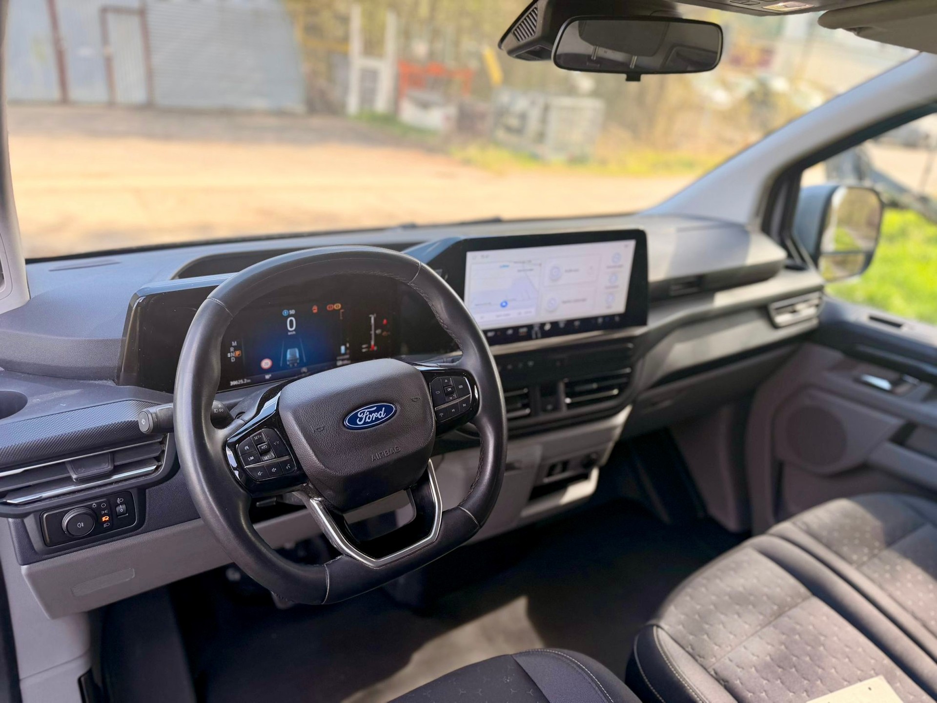 FORD Transit Custom Van 300 L2H1 Trend Automat-image-11