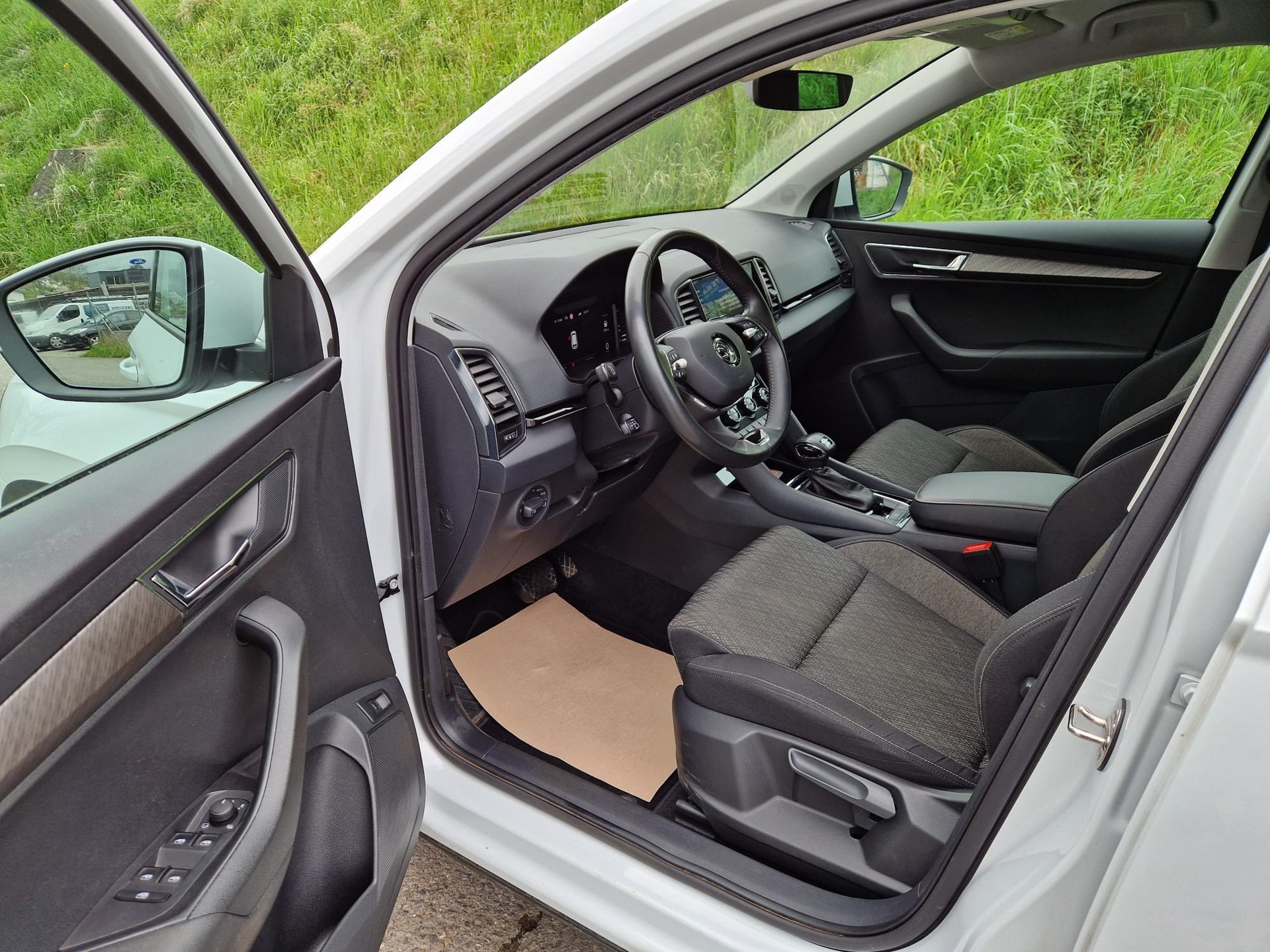 SKODA Karoq 2.0 TDI CR Style 4x4 DSG-image-9