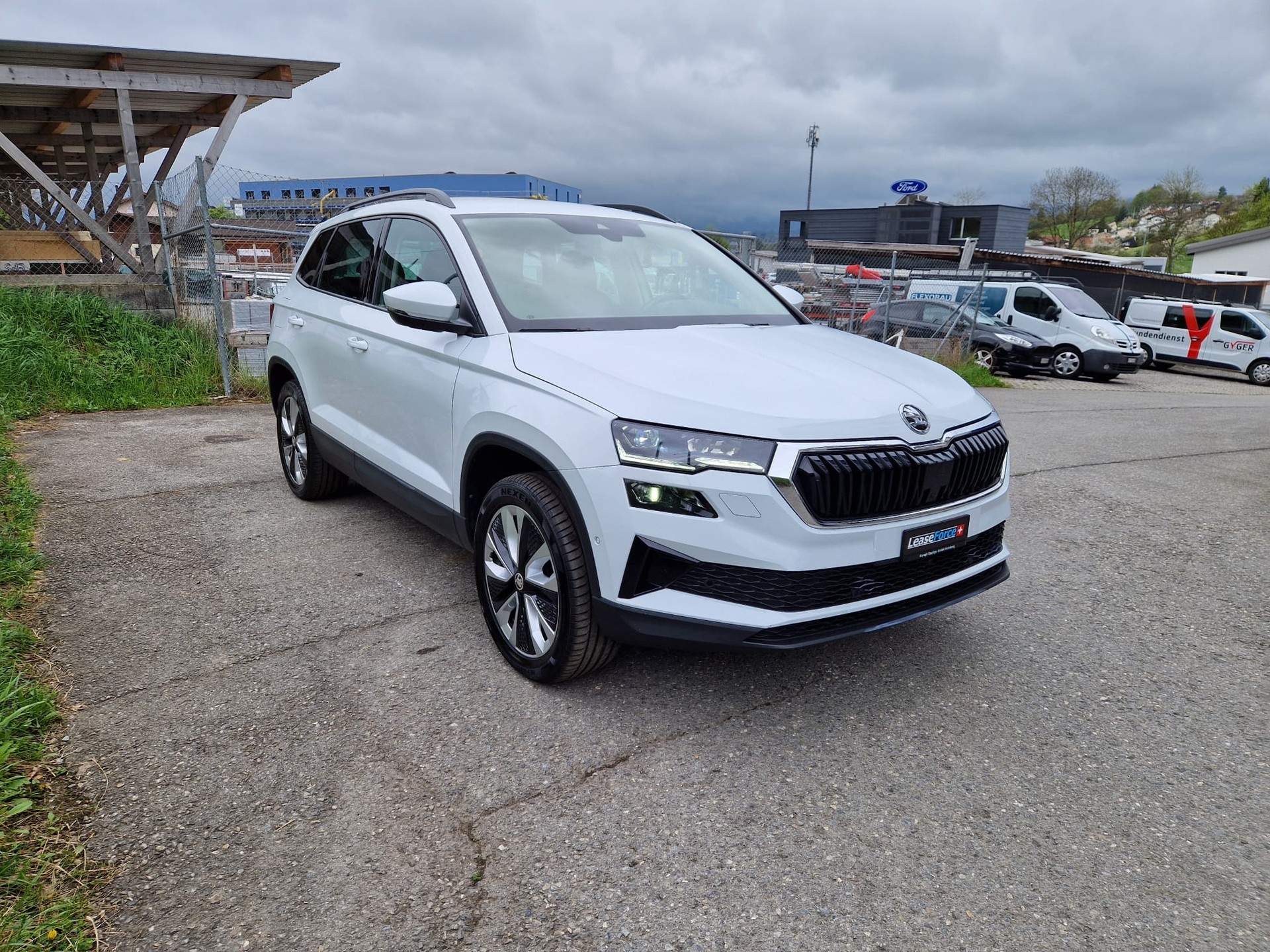 SKODA Karoq 2.0 TDI CR Style 4x4 DSG-image-2