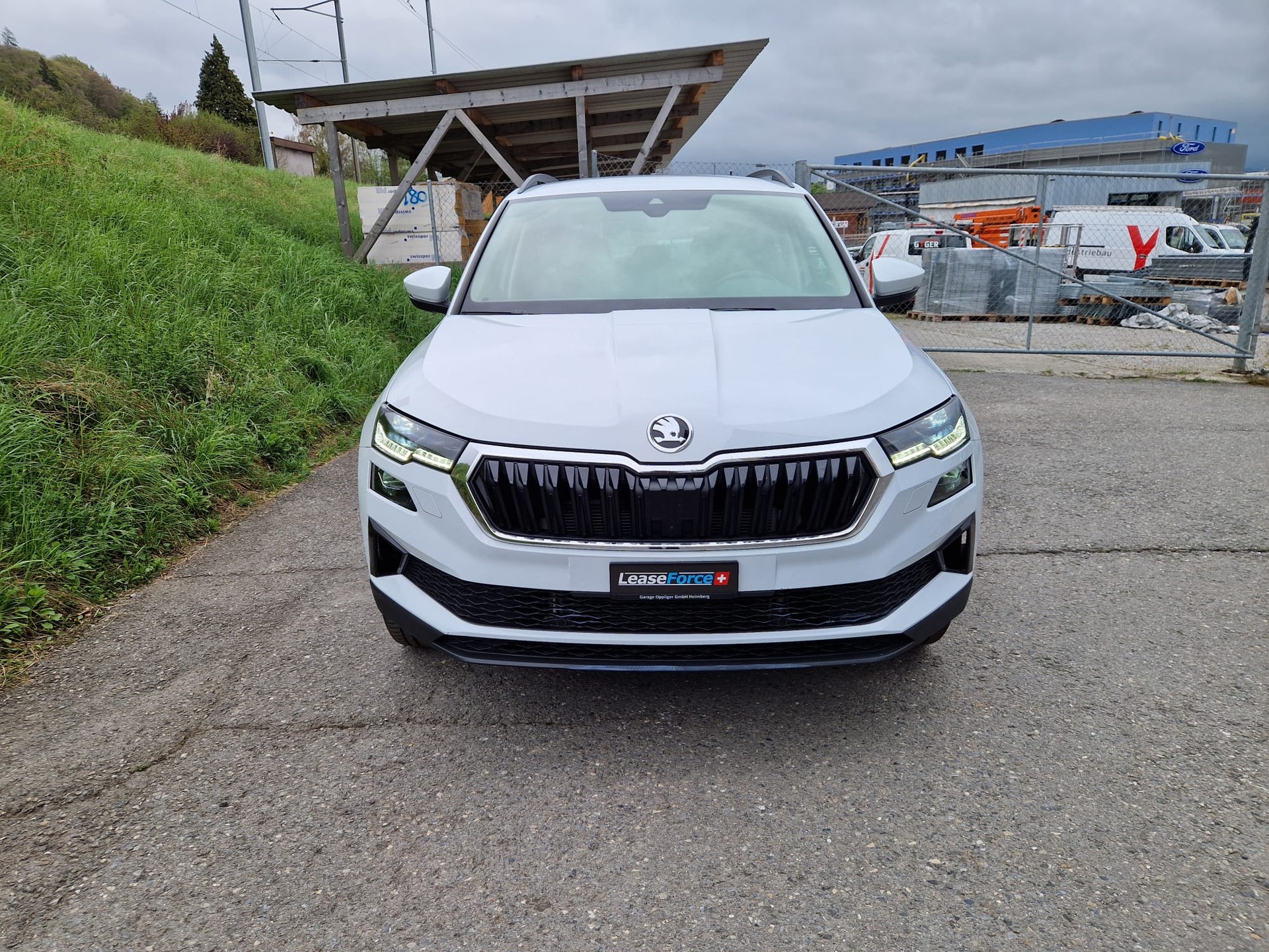 SKODA Karoq 2.0 TDI CR Style 4x4 DSG-image-1