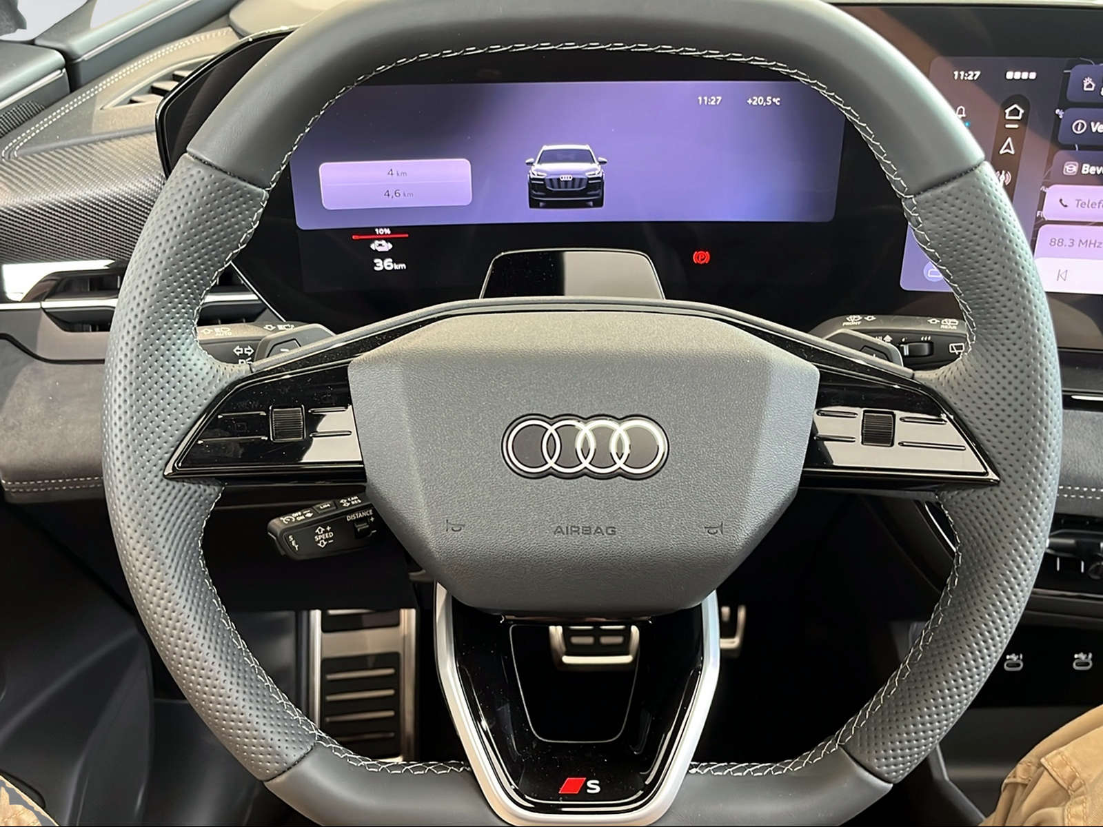 AUDI SQ6 e-tron quattro-image-11