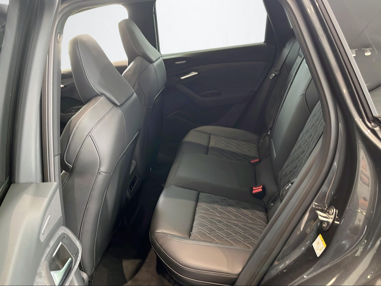 AUDI SQ6 e-tron quattro-image-8