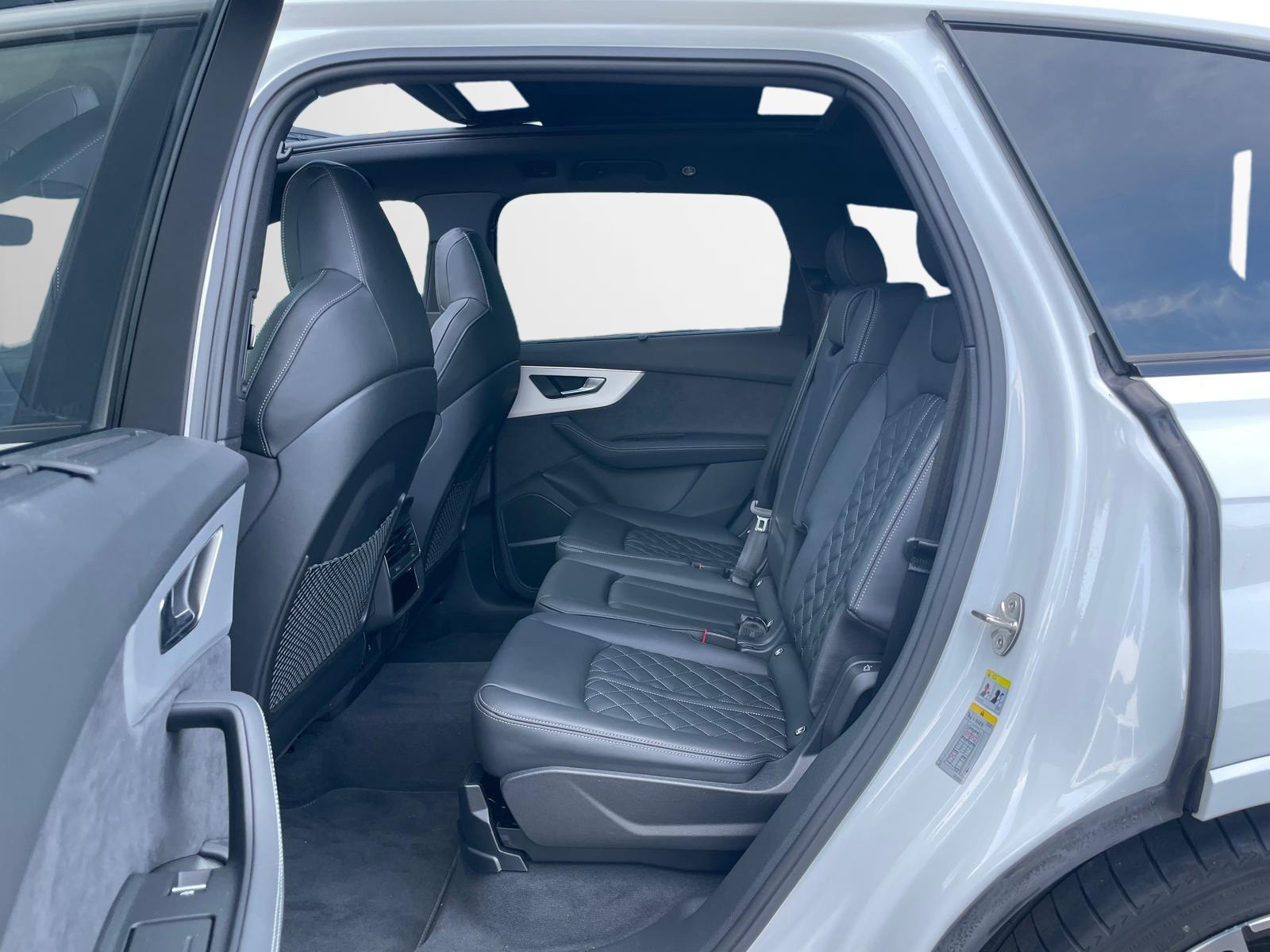 AUDI SQ7 TFSI quattro tiptronic-image-6