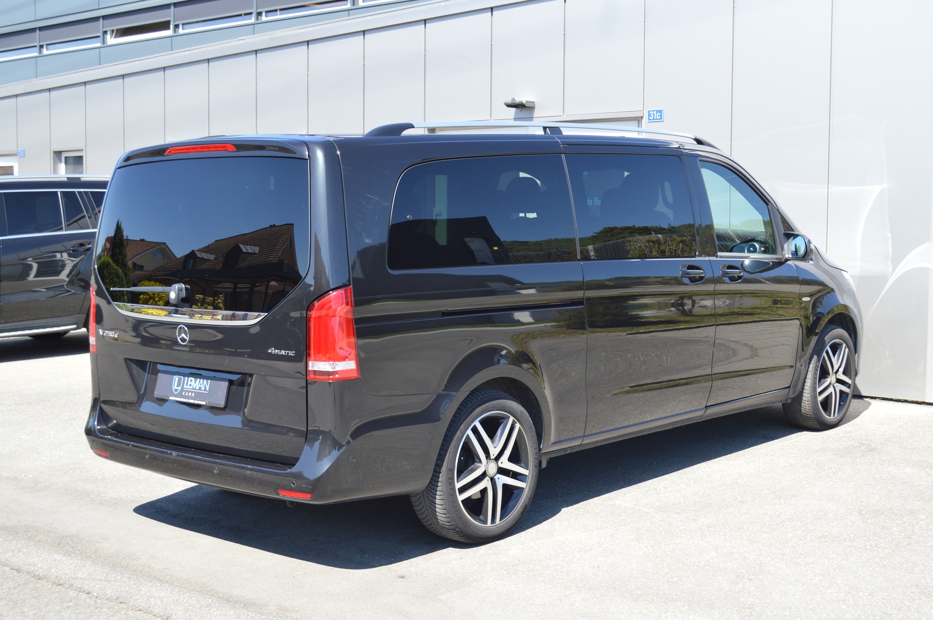 MERCEDES-BENZ V 250 d Avantgarde lang 4Matic 7G-Tronic-image-4