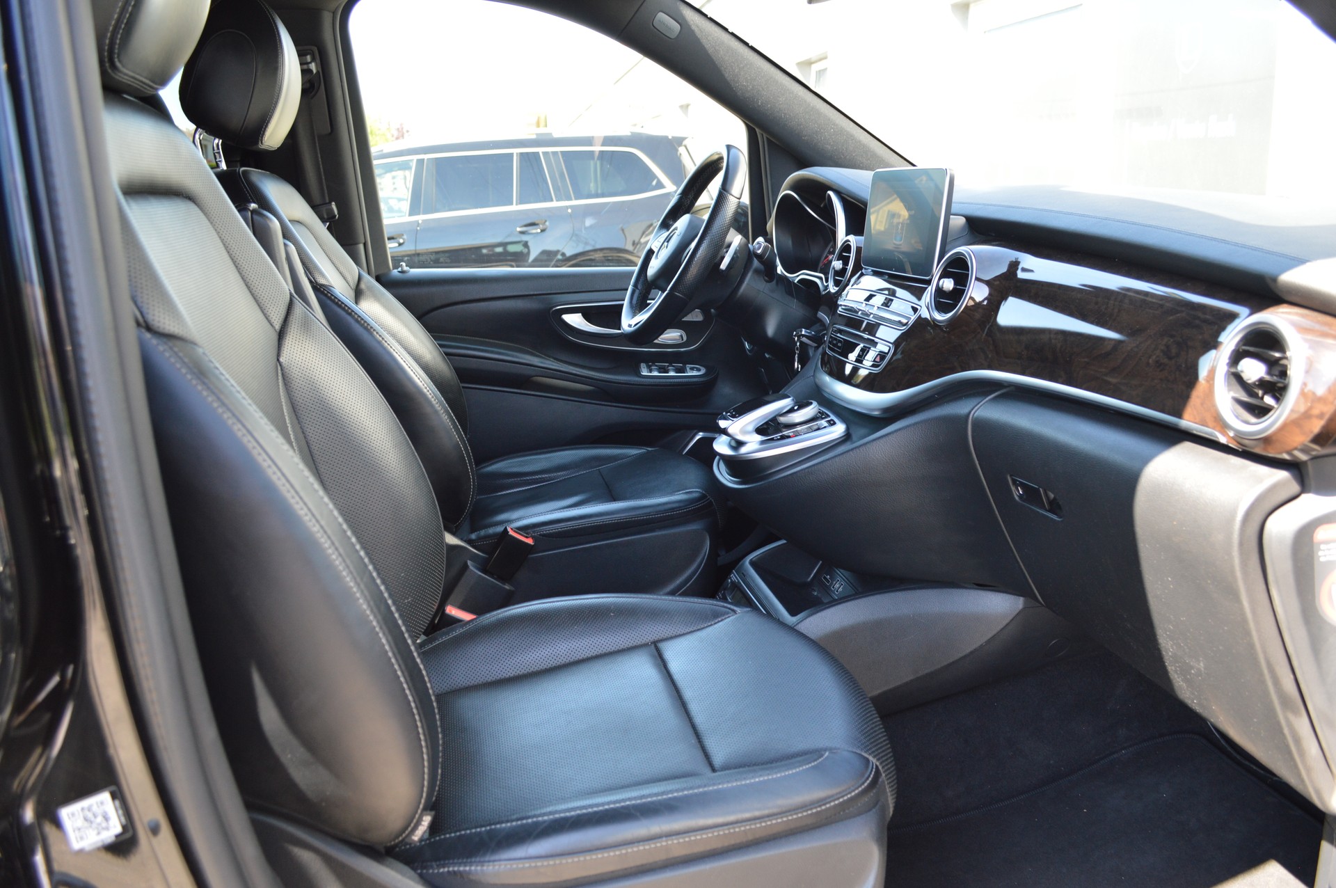 MERCEDES-BENZ V 250 d Avantgarde lang 4Matic 7G-Tronic-image-12