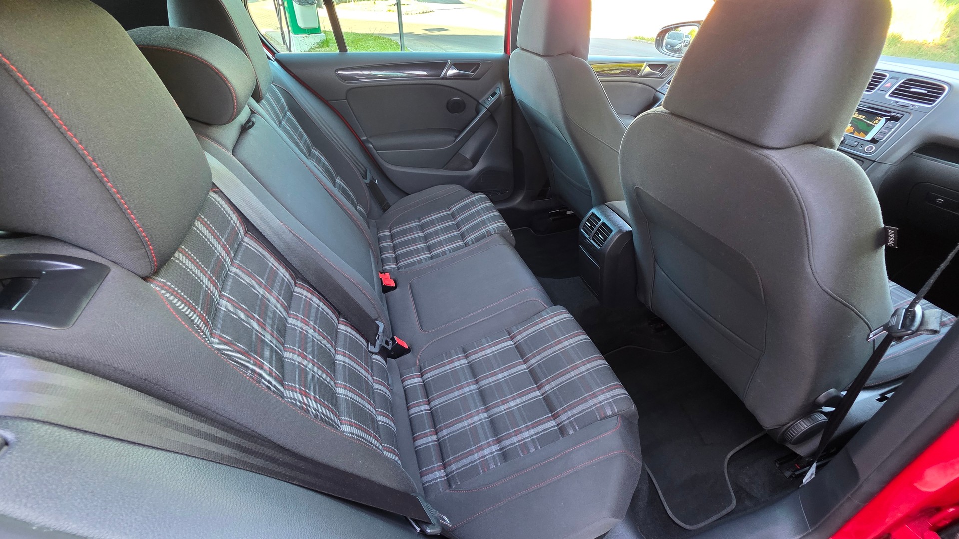 VW Golf 2.0 TSI GTI DSG-image-11