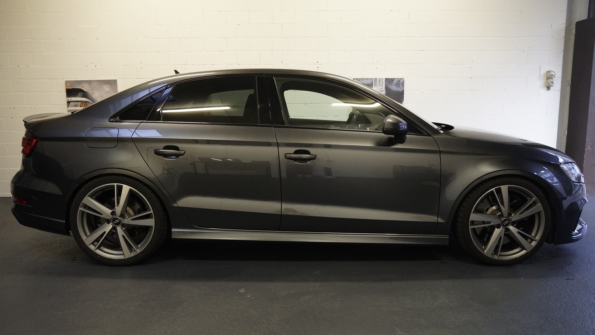 AUDI Limousine 2.5 TFSI quattro S-tronic-image-4