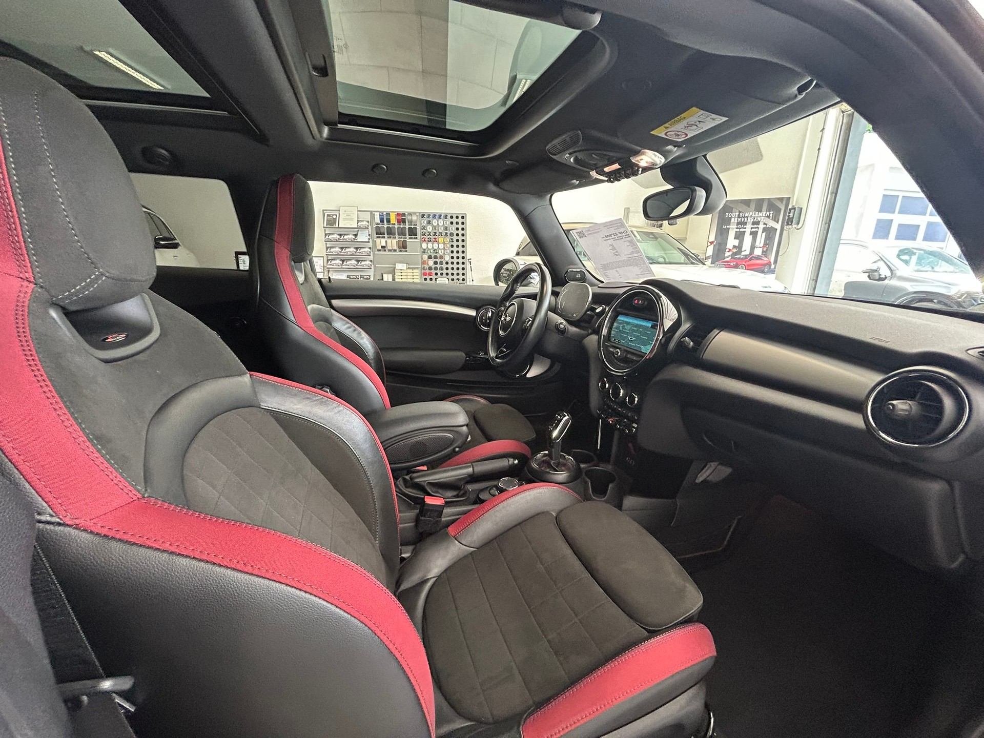 MINI Cooper John Cooper Works Steptronic-image-10