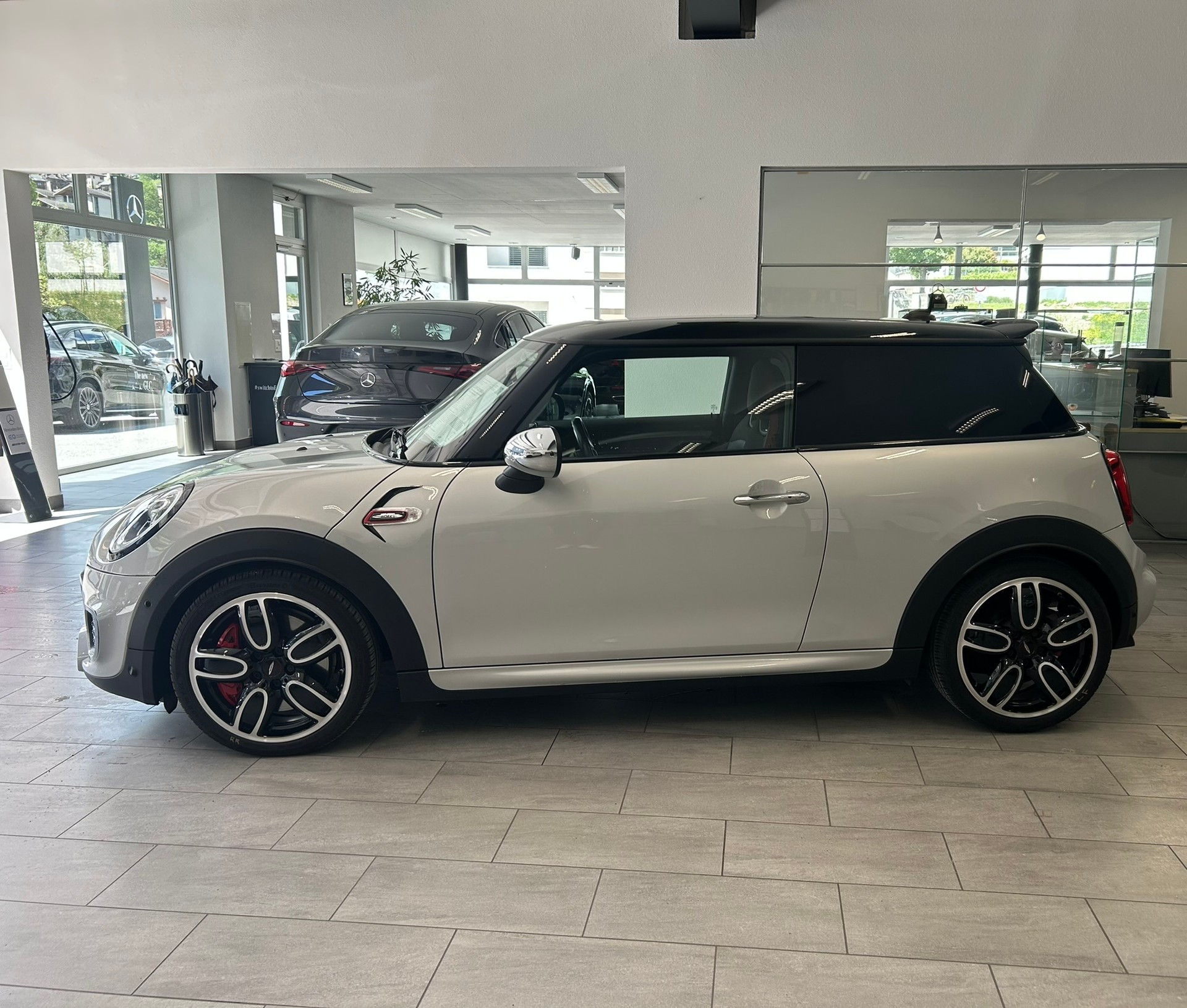 MINI Cooper John Cooper Works Steptronic-showroom-element-3