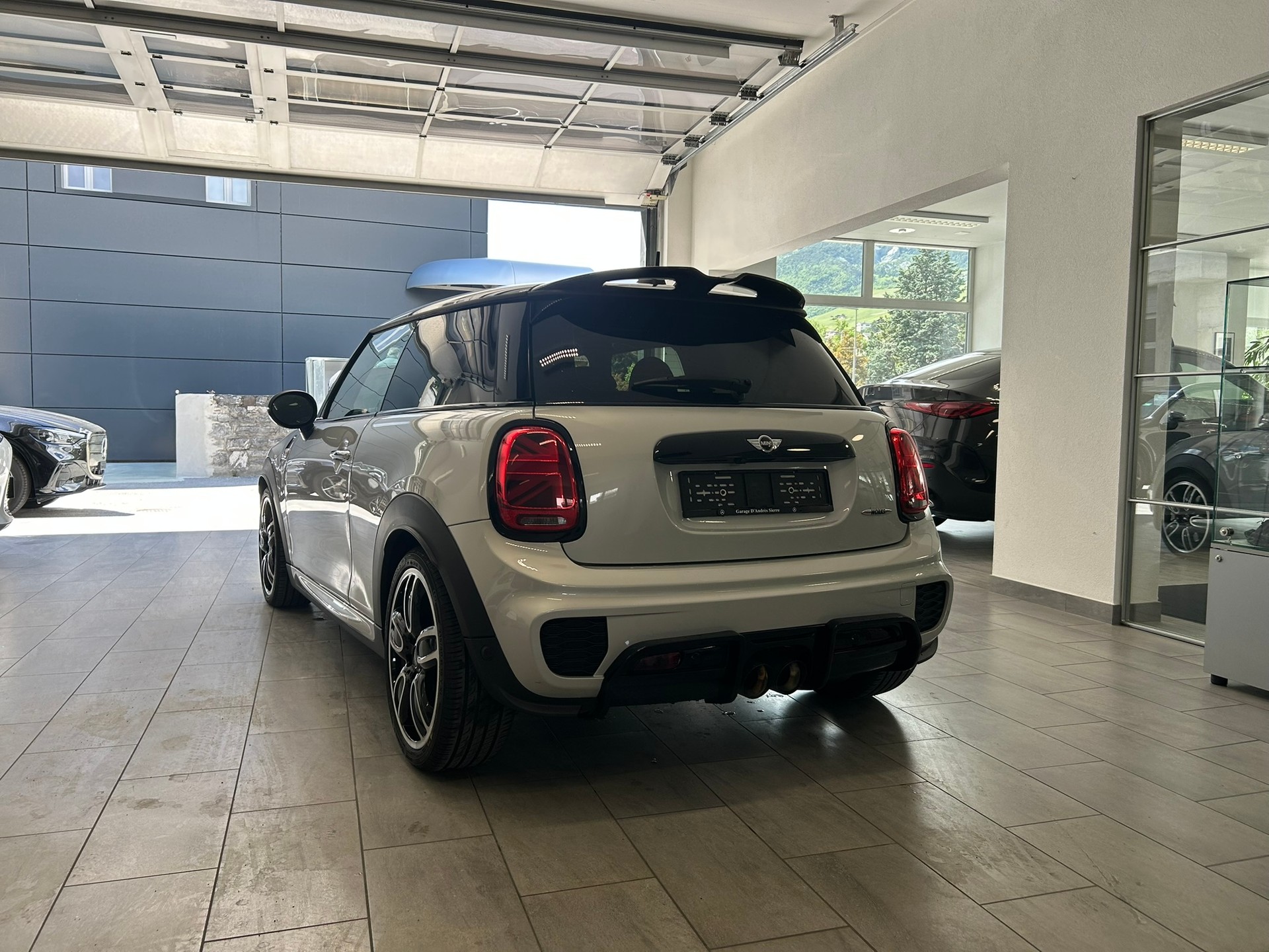 MINI Cooper John Cooper Works Steptronic-image-4