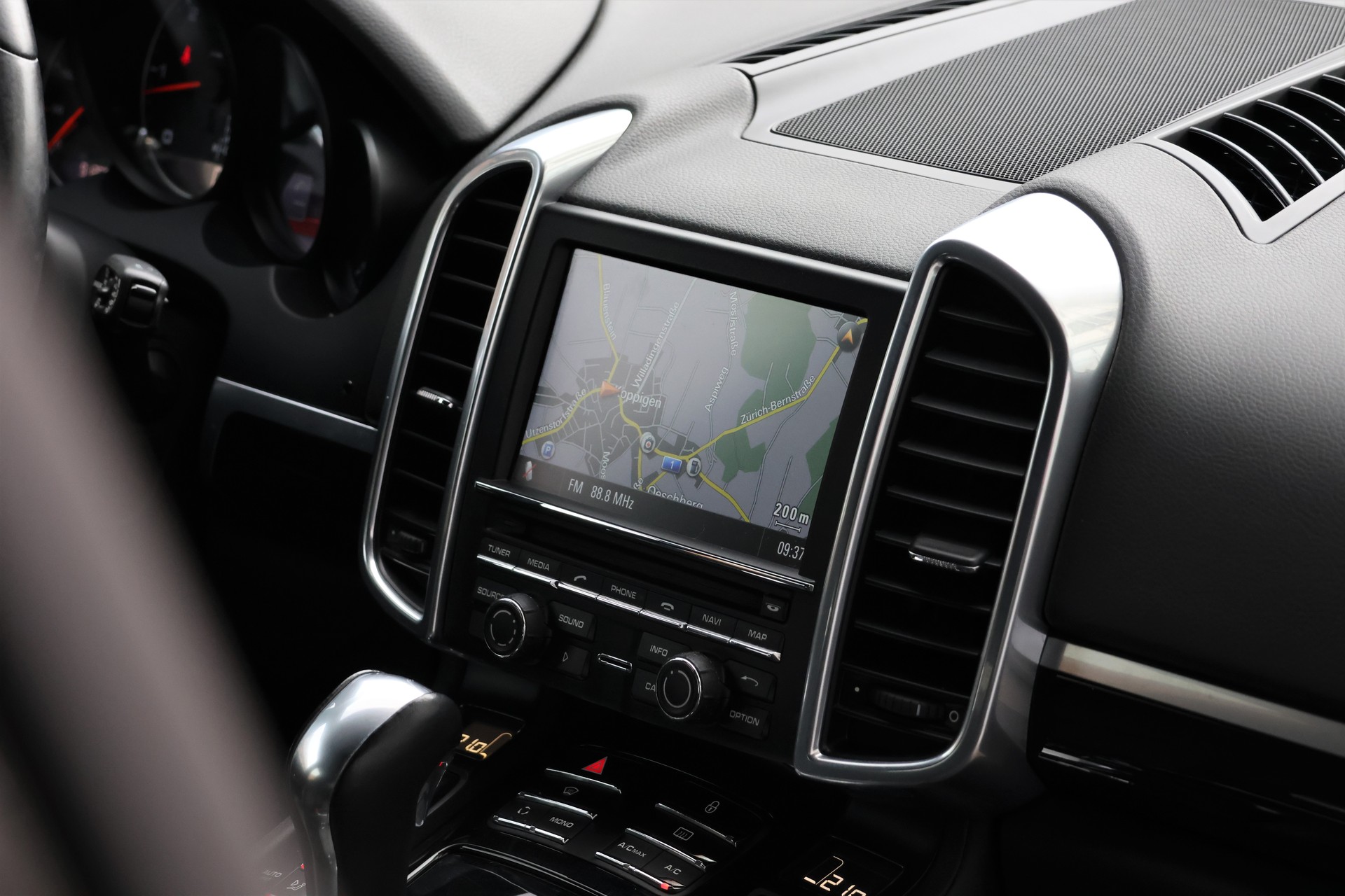 PORSCHE Cayenne Diesel-image-17