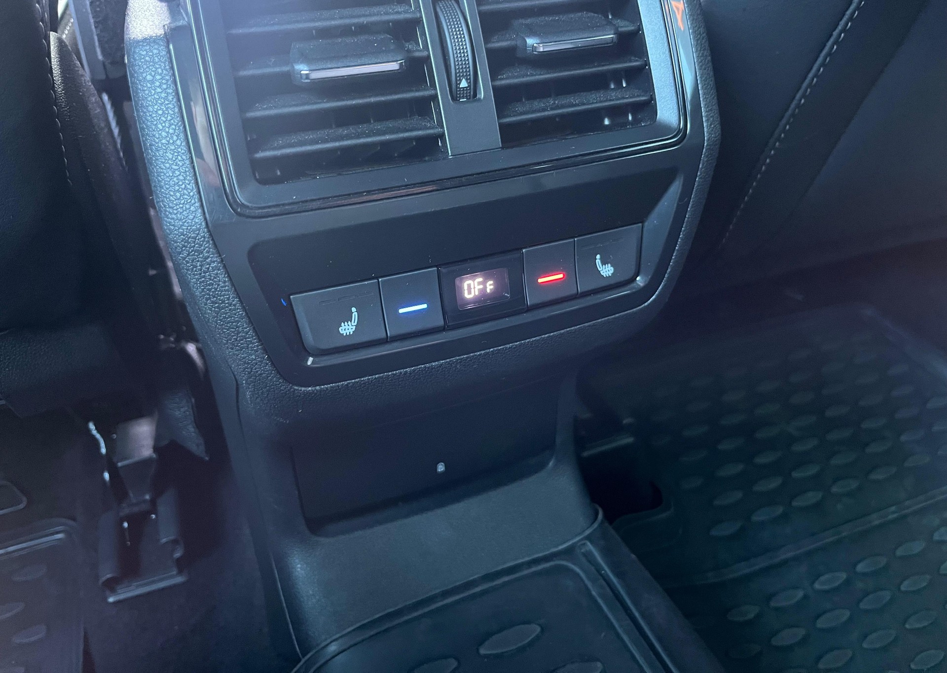 SKODA Kodiaq 2.0 TSI 4x4 SportLine-image-18