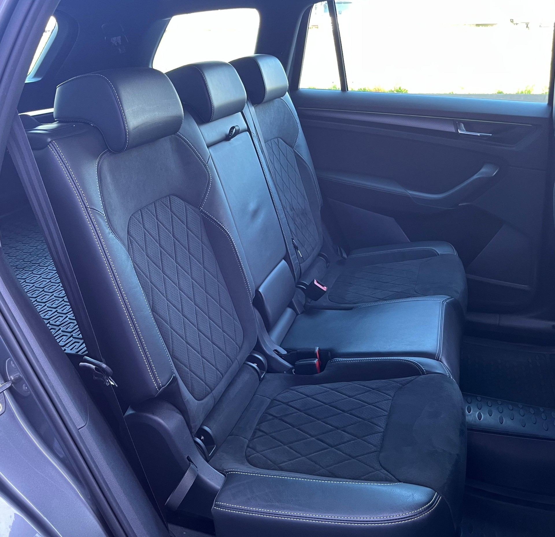 SKODA Kodiaq 2.0 TSI 4x4 SportLine-image-11