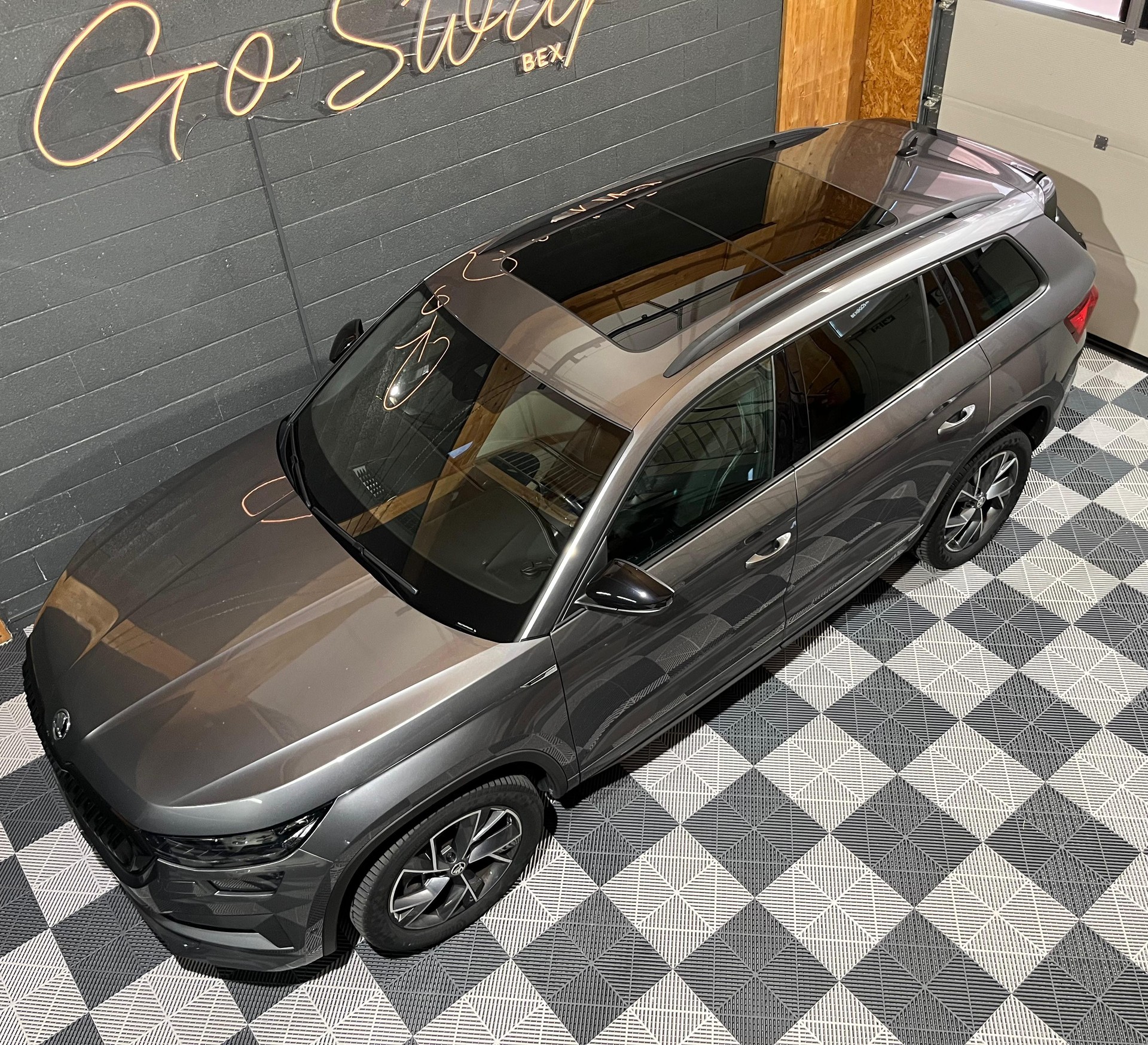 SKODA Kodiaq 2.0 TSI 4x4 SportLine-image-4