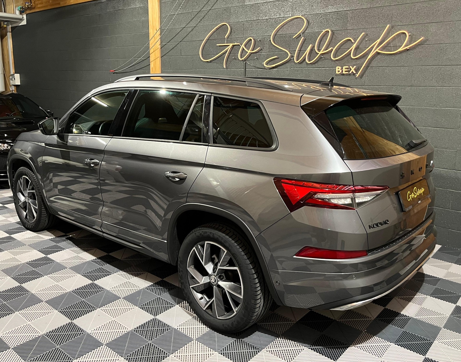 SKODA Kodiaq 2.0 TSI 4x4 SportLine-image-5