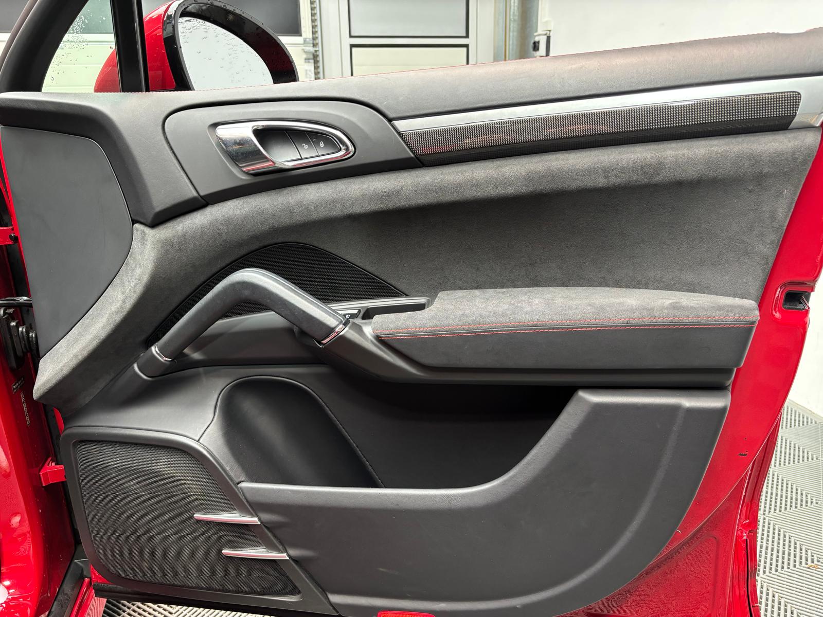 PORSCHE Cayenne GTS-image-25