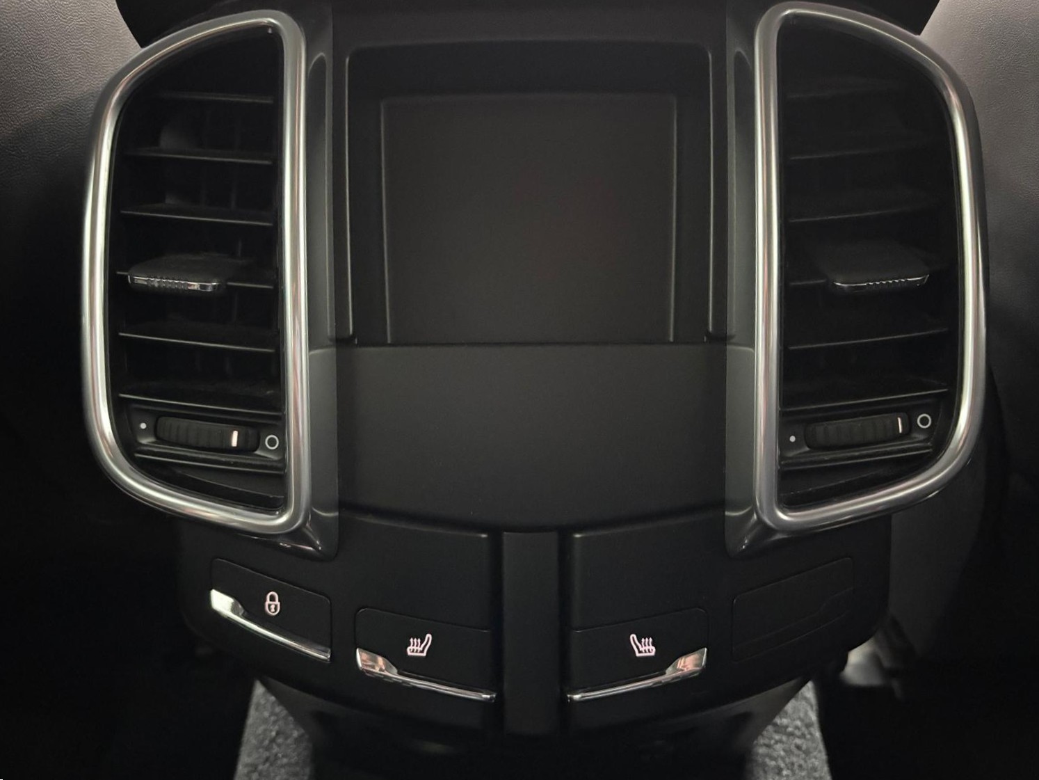 PORSCHE Cayenne GTS-image-12
