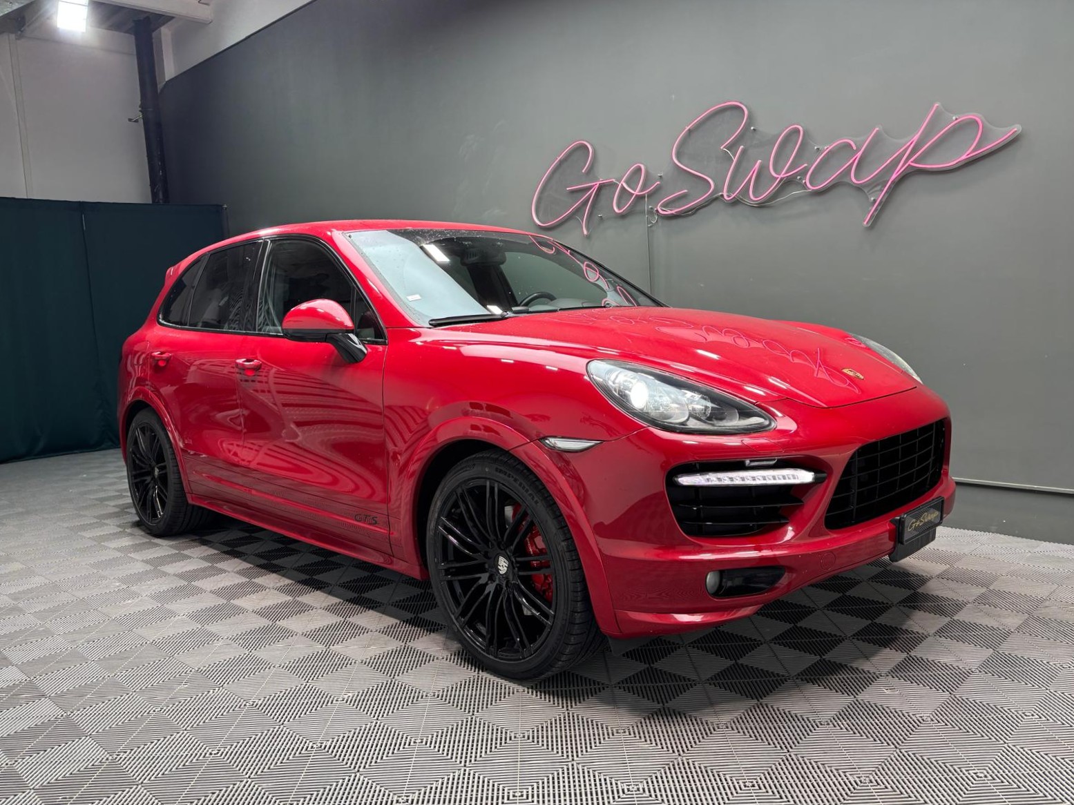 PORSCHE Cayenne GTS-image-0