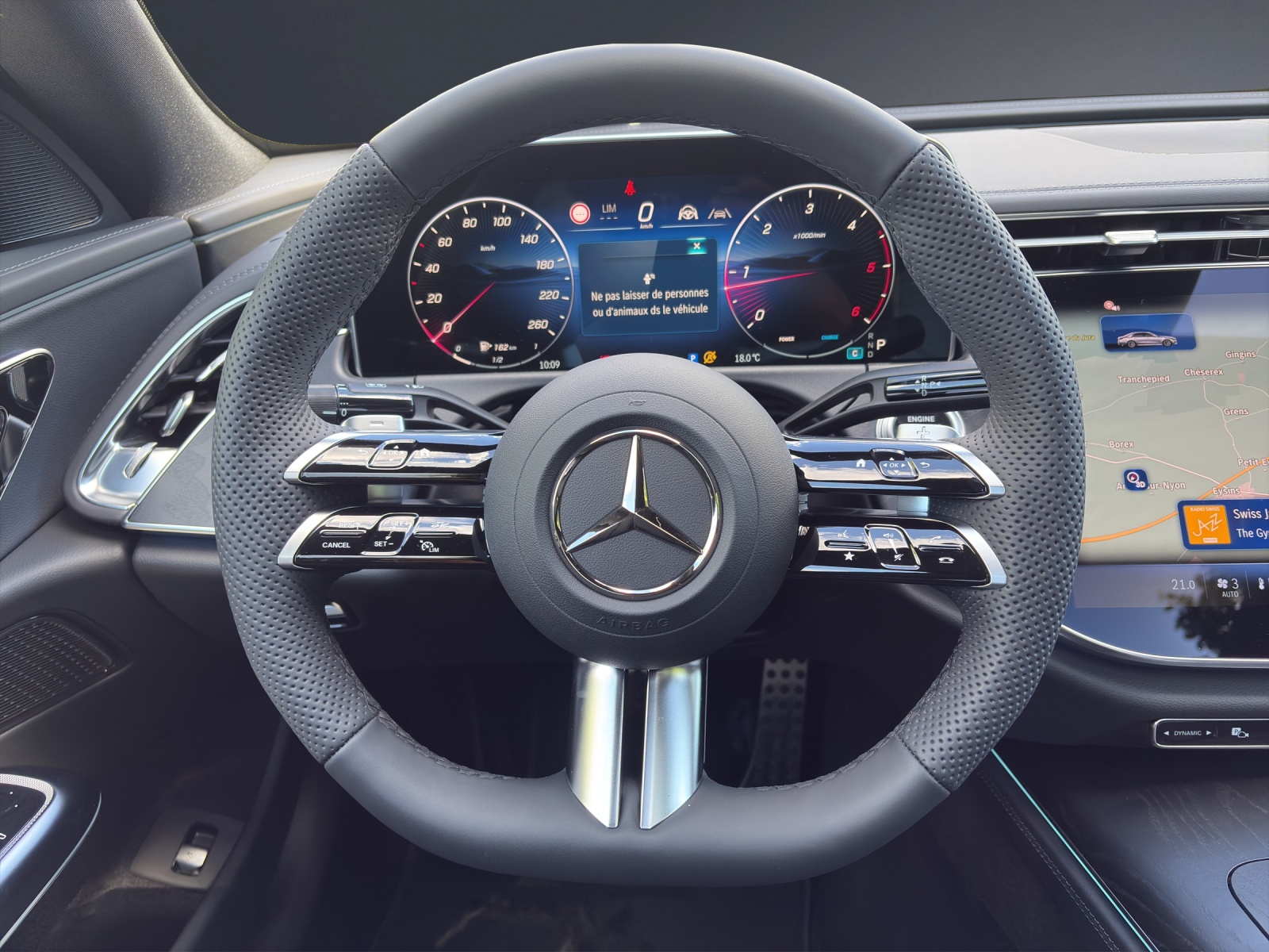 MERCEDES-BENZ E 220 d 4Matic 9G-Tronic-image-14