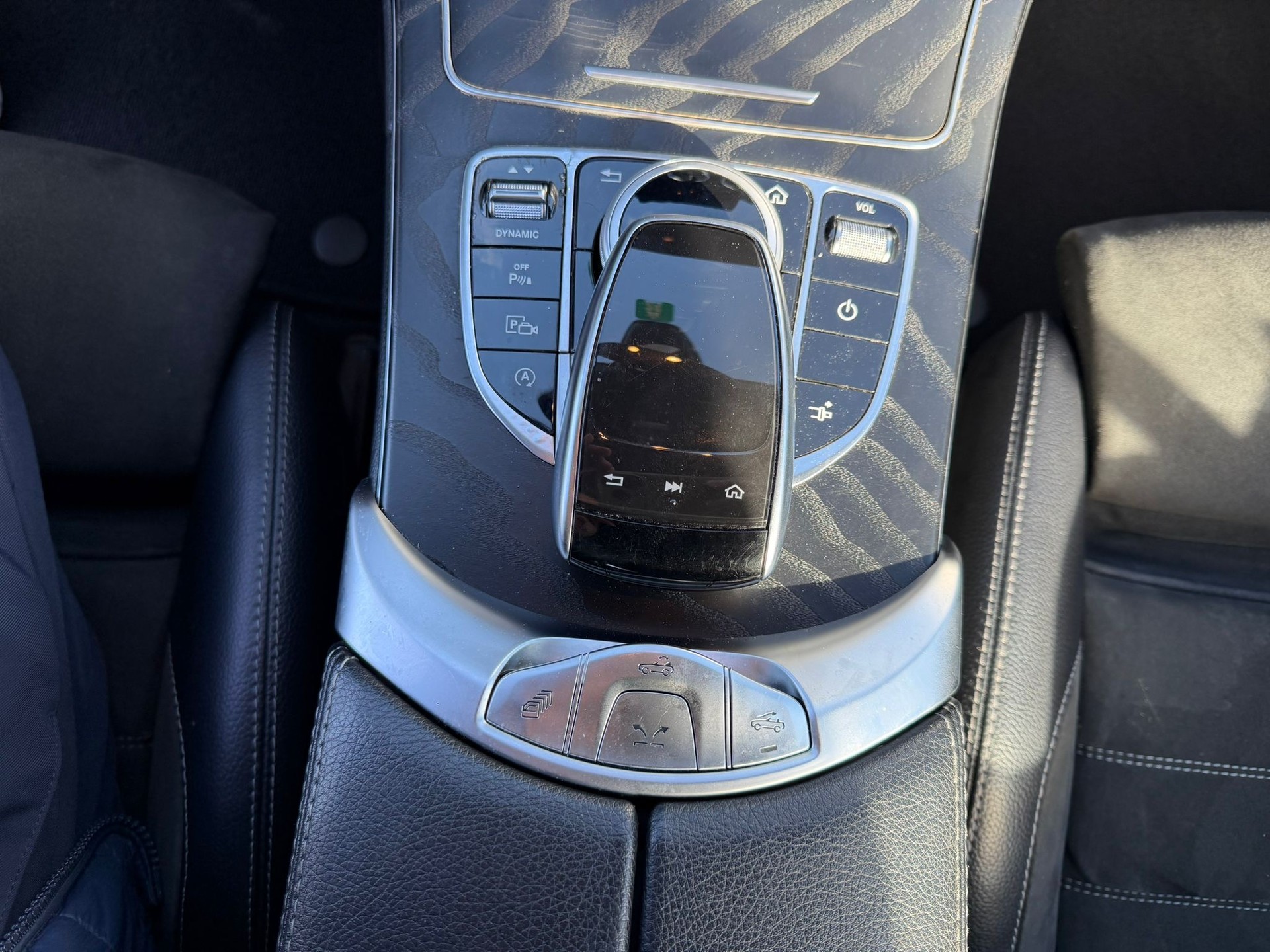 MERCEDES-BENZ C 200 AMG Line Cabriolet 9G-Tronic Garantie 2 ans-image-19