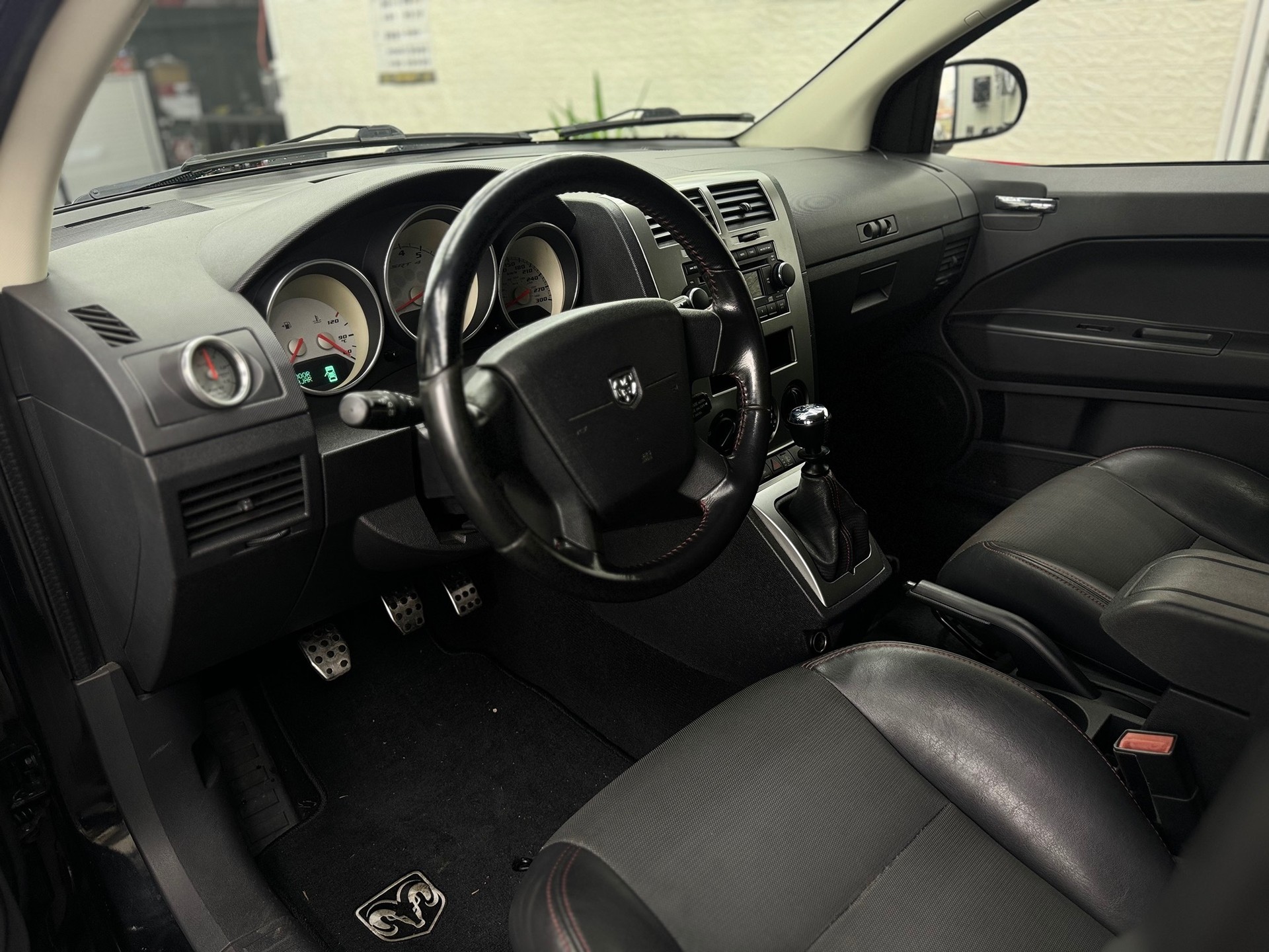 DODGE Caliber 2.4 SRT4-image-5