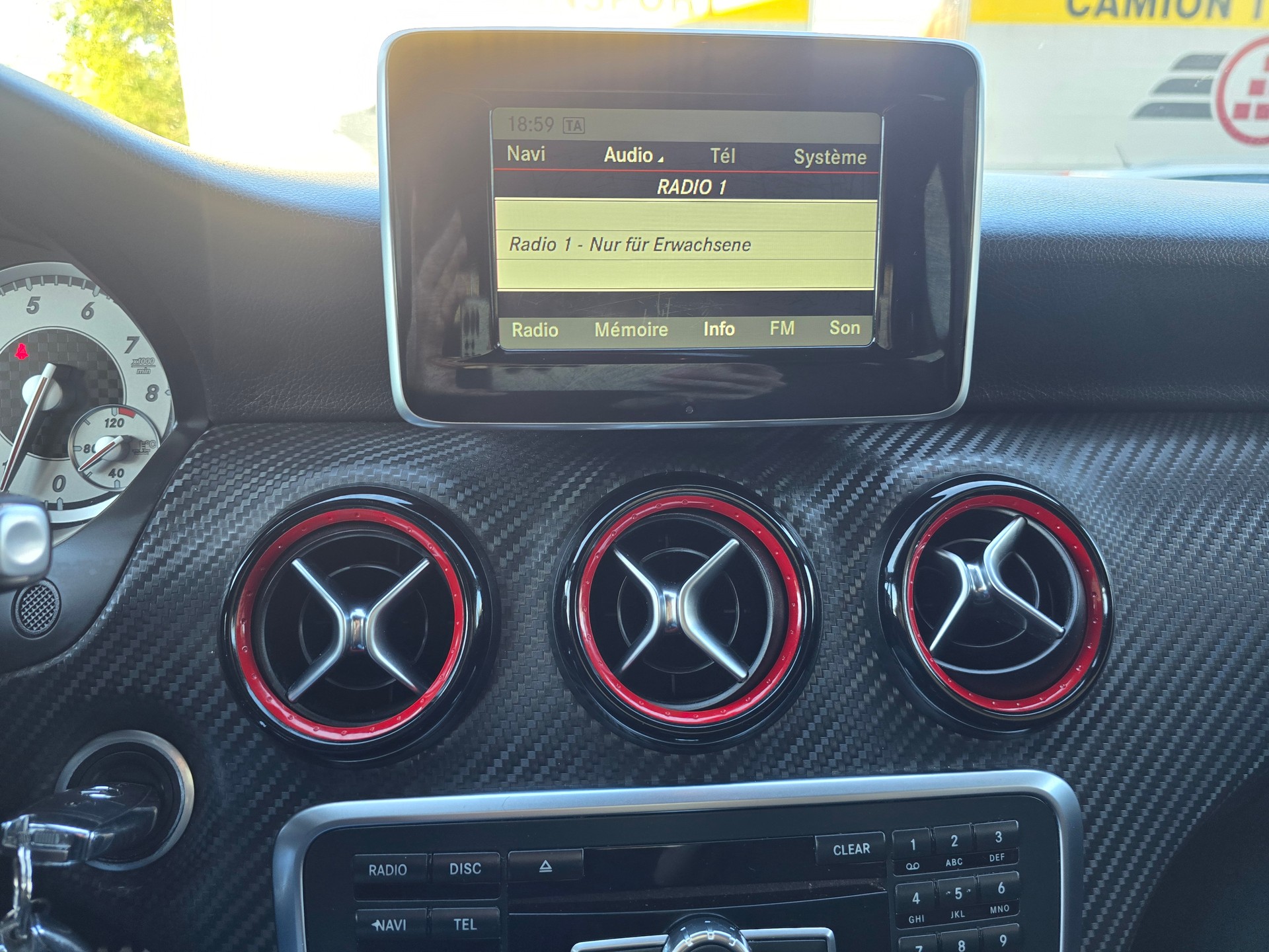 MERCEDES-BENZ A 250 Sport 4Matic AMG Line 7G-DCT-image-19