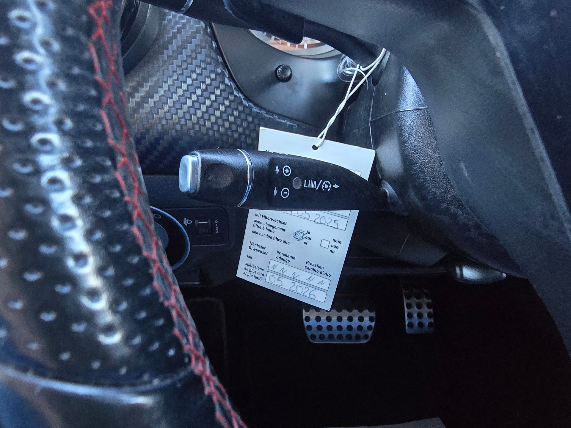 MERCEDES-BENZ A 250 Sport 4Matic AMG Line 7G-DCT-image-17
