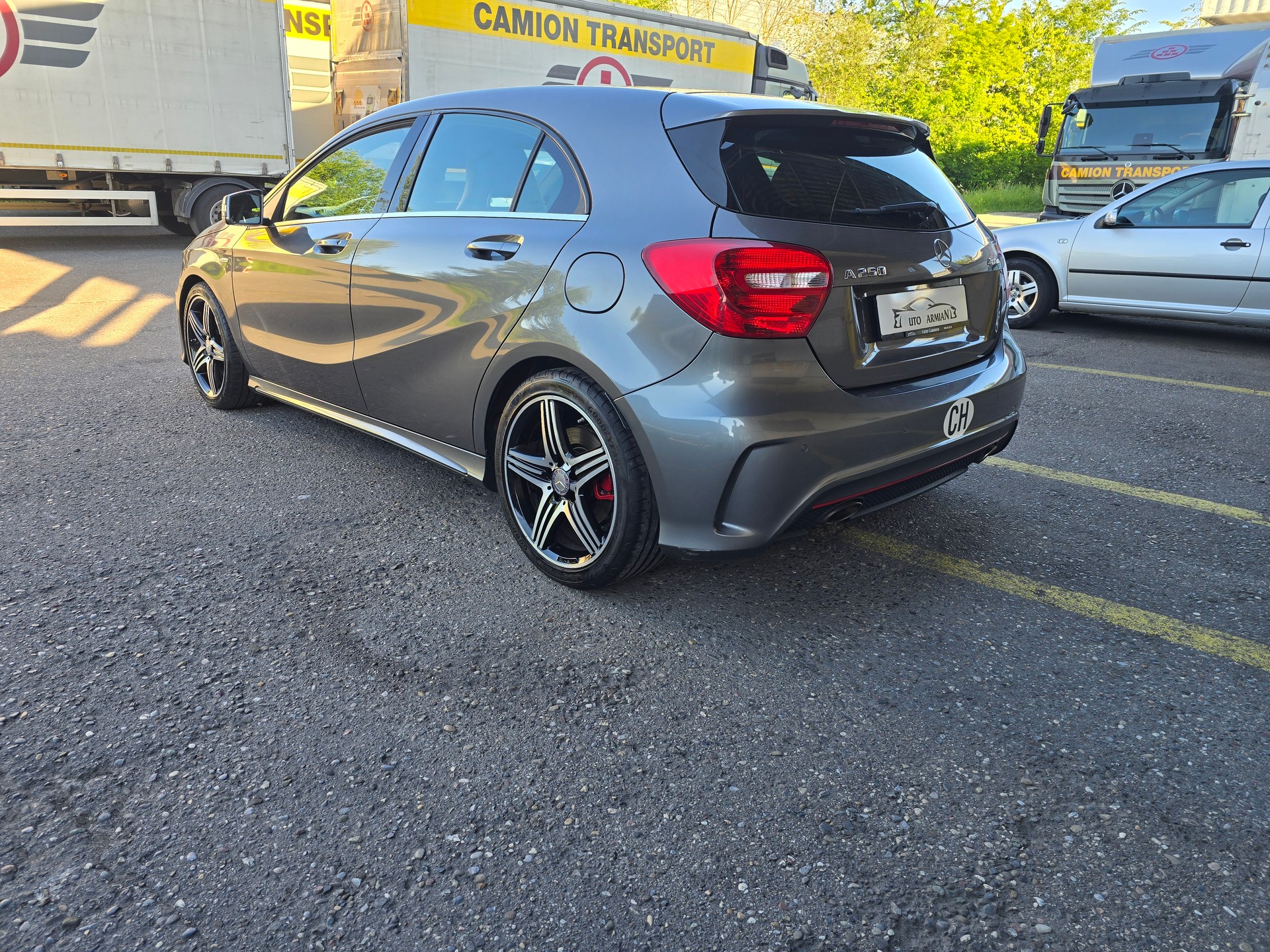 MERCEDES-BENZ A 250 Sport 4Matic AMG Line 7G-DCT-image-4