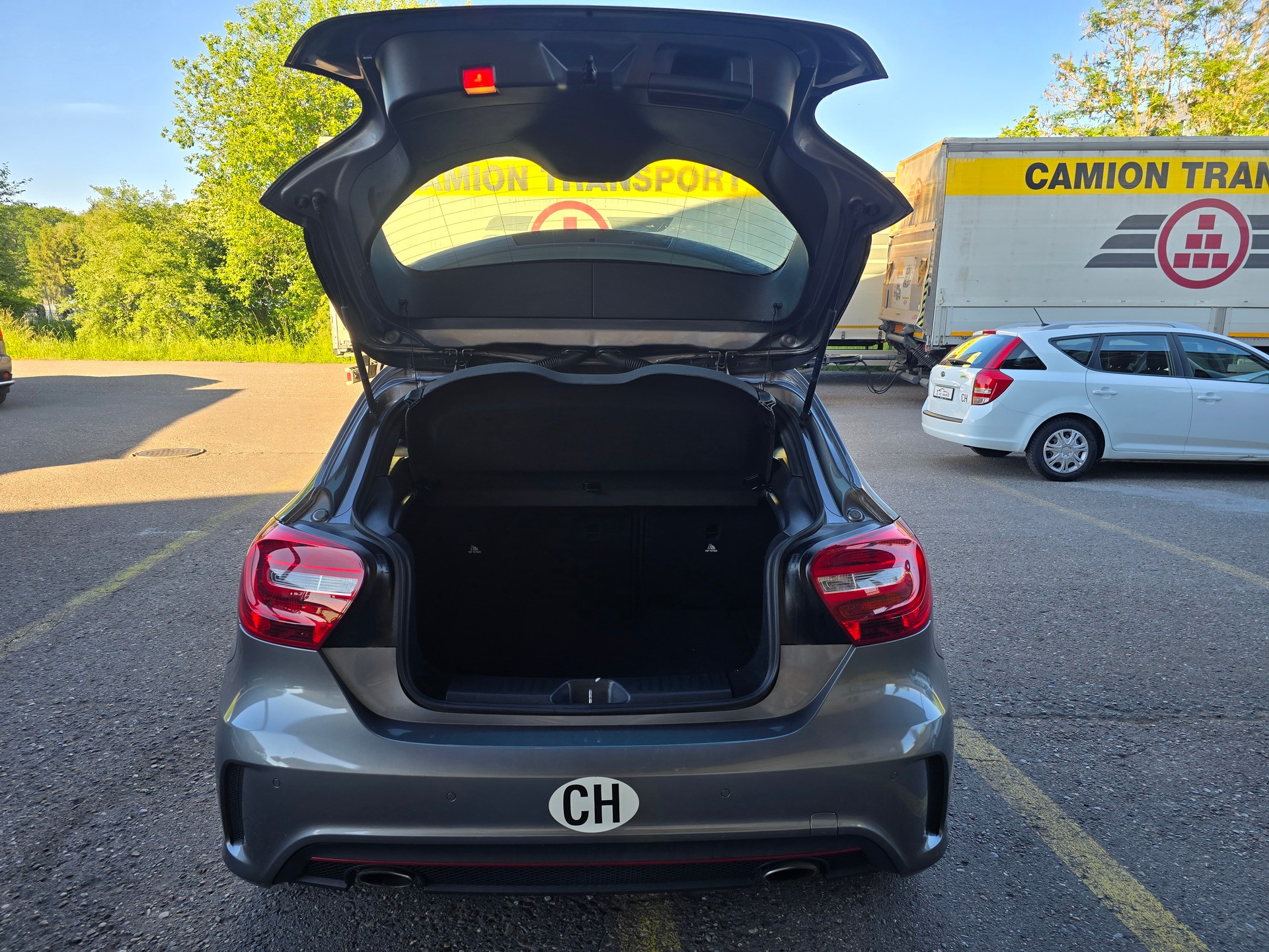 MERCEDES-BENZ A 250 Sport 4Matic AMG Line 7G-DCT-image-6
