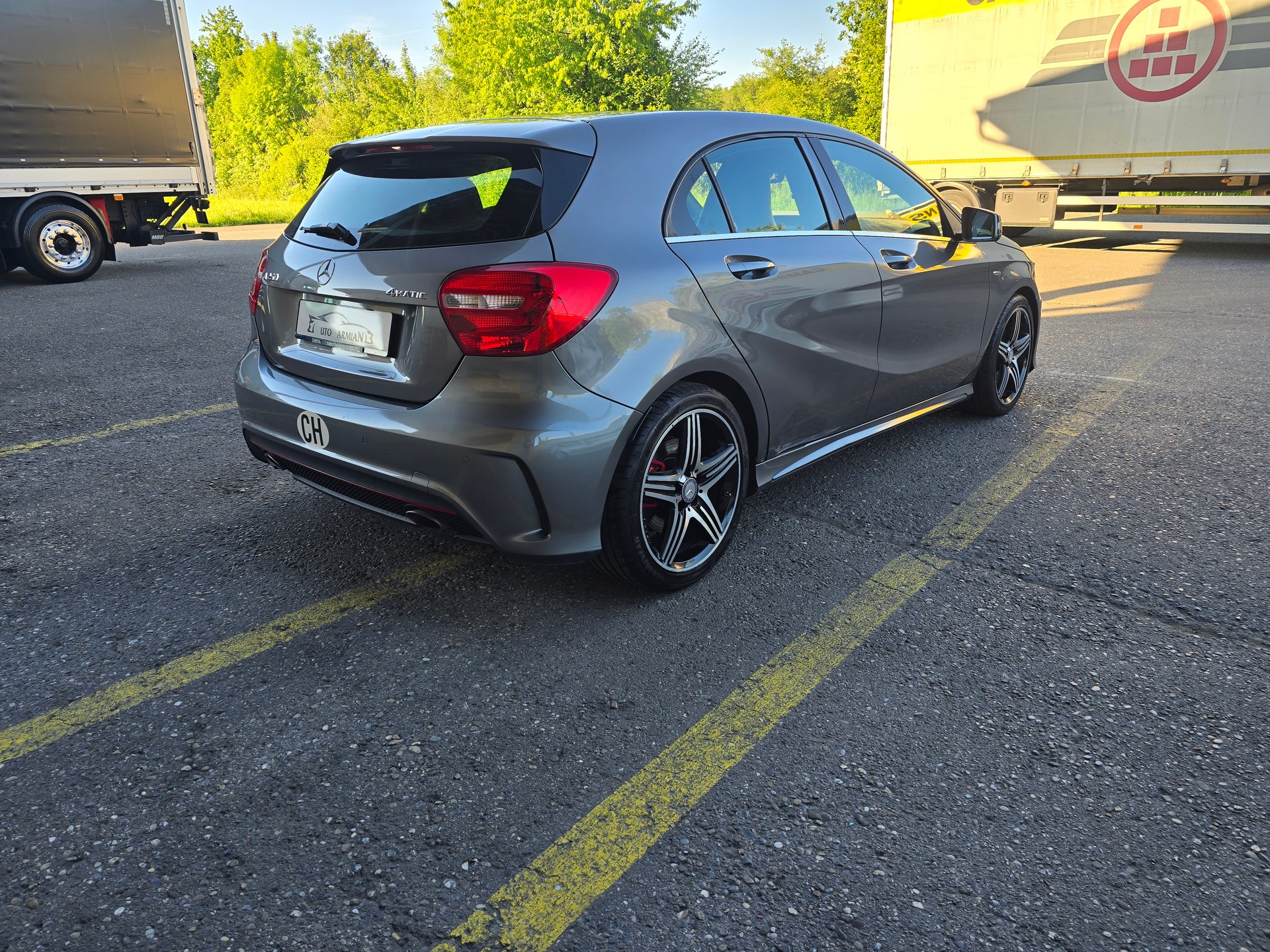 MERCEDES-BENZ A 250 Sport 4Matic AMG Line 7G-DCT-image-5