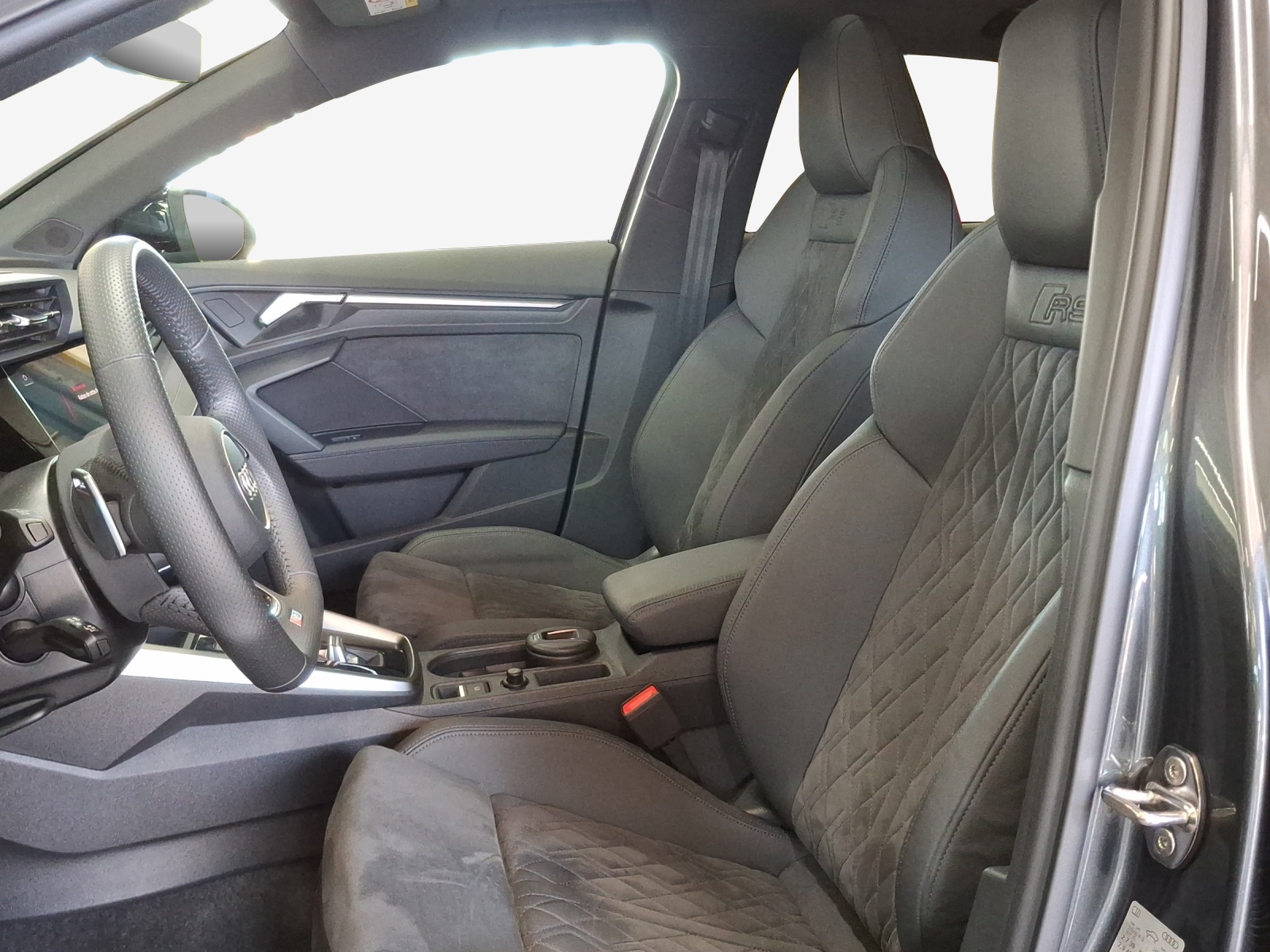 AUDI RS3 Sportback 2.5 TSI quattro S-tronic-image-7