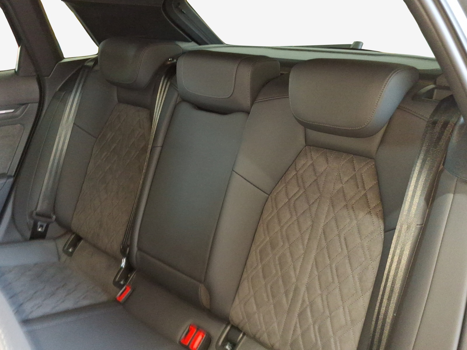 AUDI RS3 Sportback 2.5 TSI quattro S-tronic-image-11