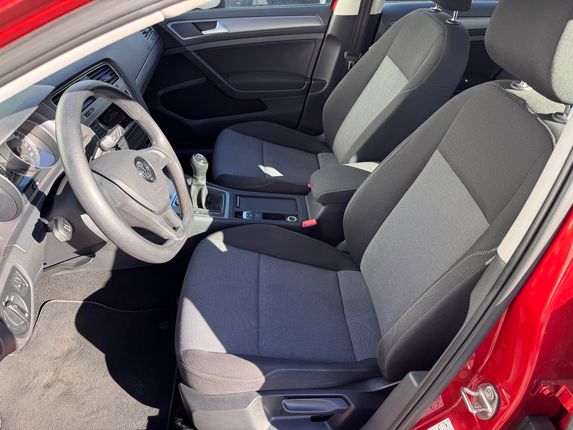 VW Golf 1.2 TSI Trendline-image-5
