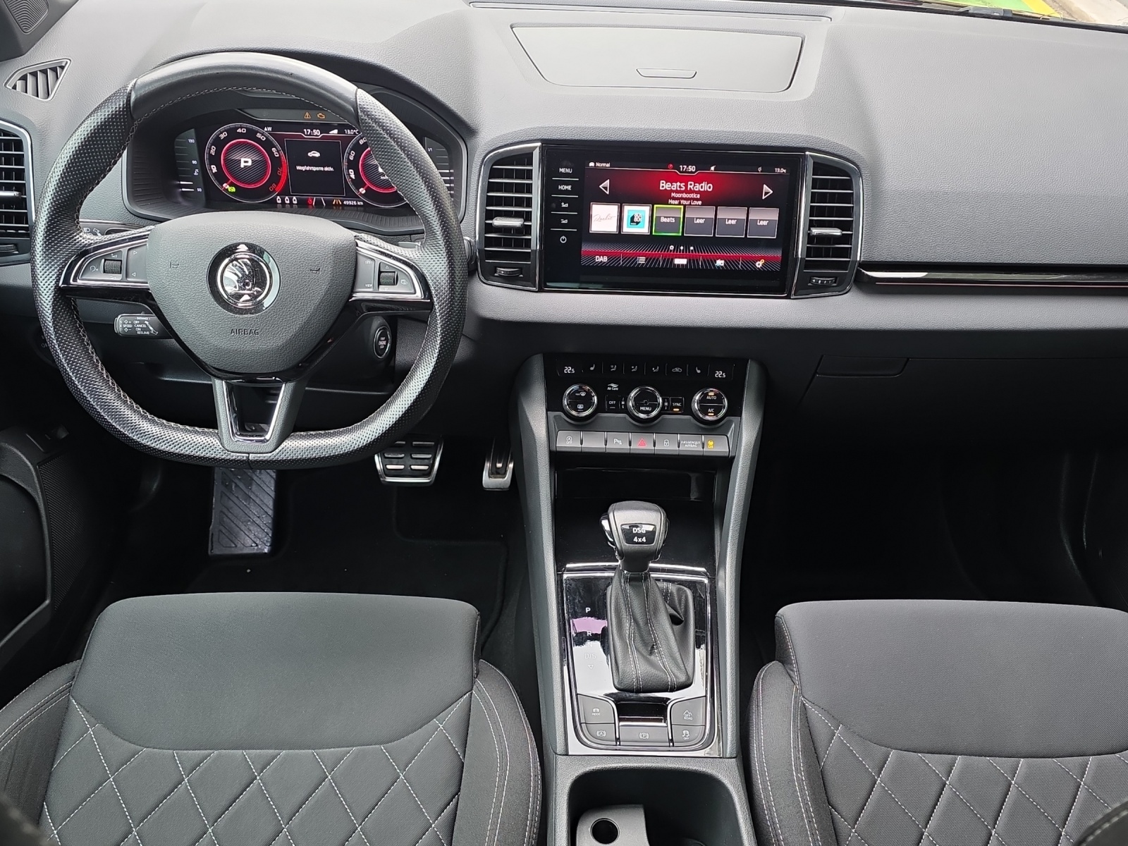 SKODA Karoq 2.0 TSI SportLine 4x4 DSG-image-8