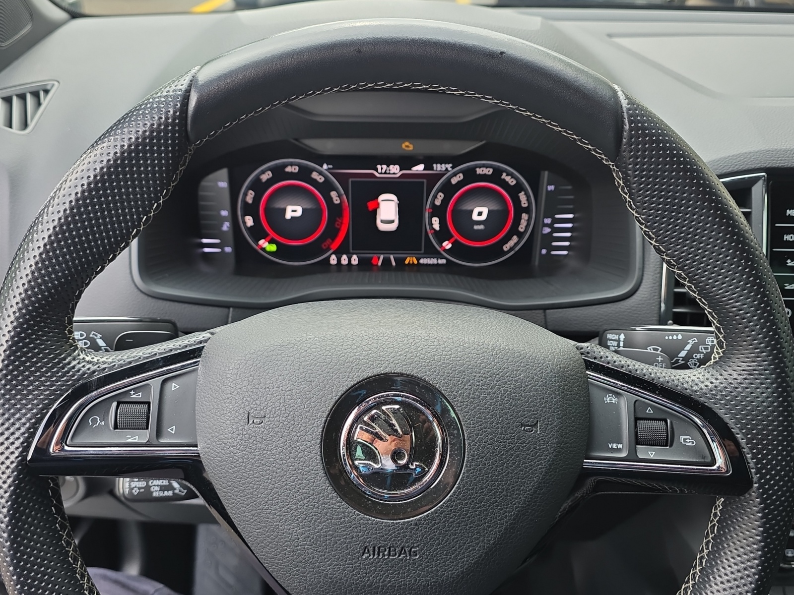 SKODA Karoq 2.0 TSI SportLine 4x4 DSG-image-6