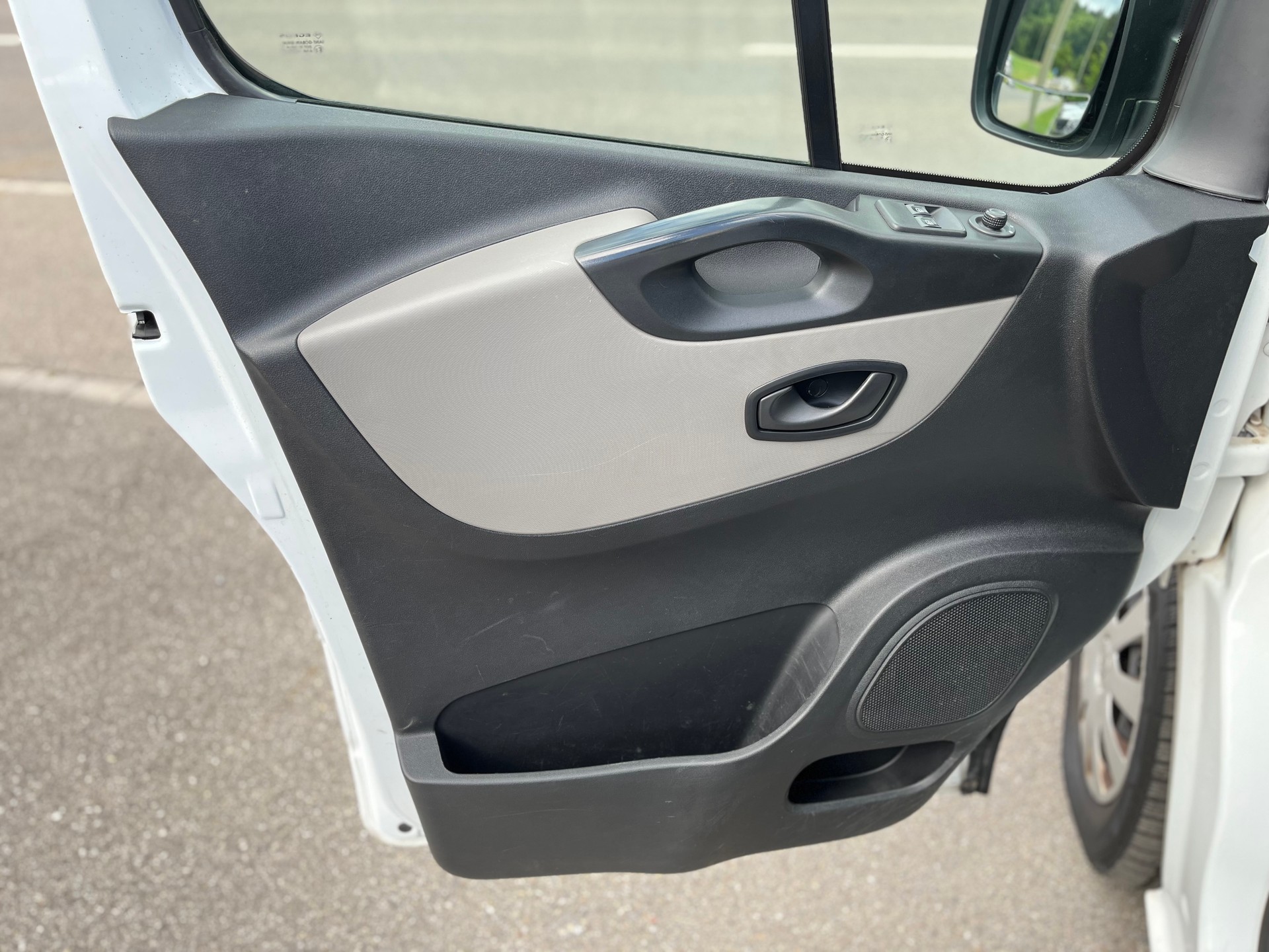 RENAULT Trafic 1.6 dCi 120 2.9t Business L2H1 / Frisch ab MFK / Ab Service / 8-fach bereift / Langversion-image-14