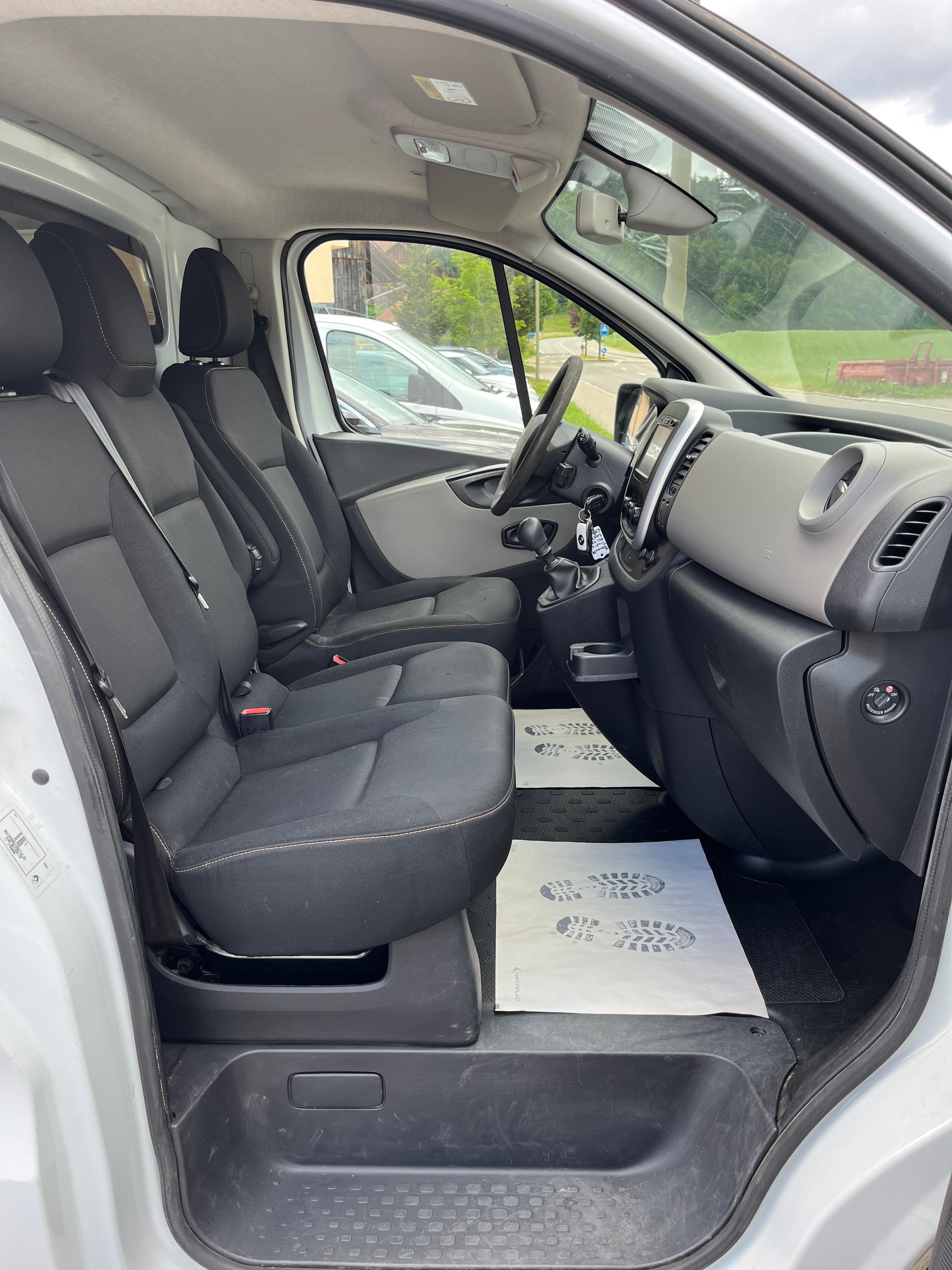 RENAULT Trafic 1.6 dCi 120 2.9t Business L2H1 / Frisch ab MFK / Ab Service / 8-fach bereift / Langversion-image-12