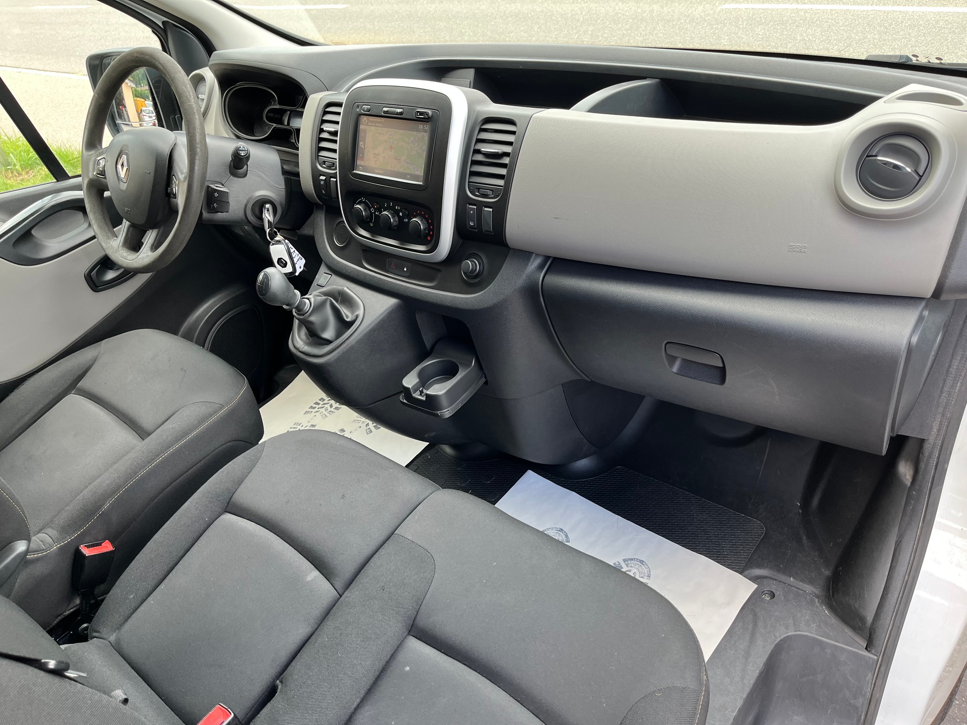 RENAULT Trafic 1.6 dCi 120 2.9t Business L2H1 / Frisch ab MFK / Ab Service / 8-fach bereift / Langversion-image-11