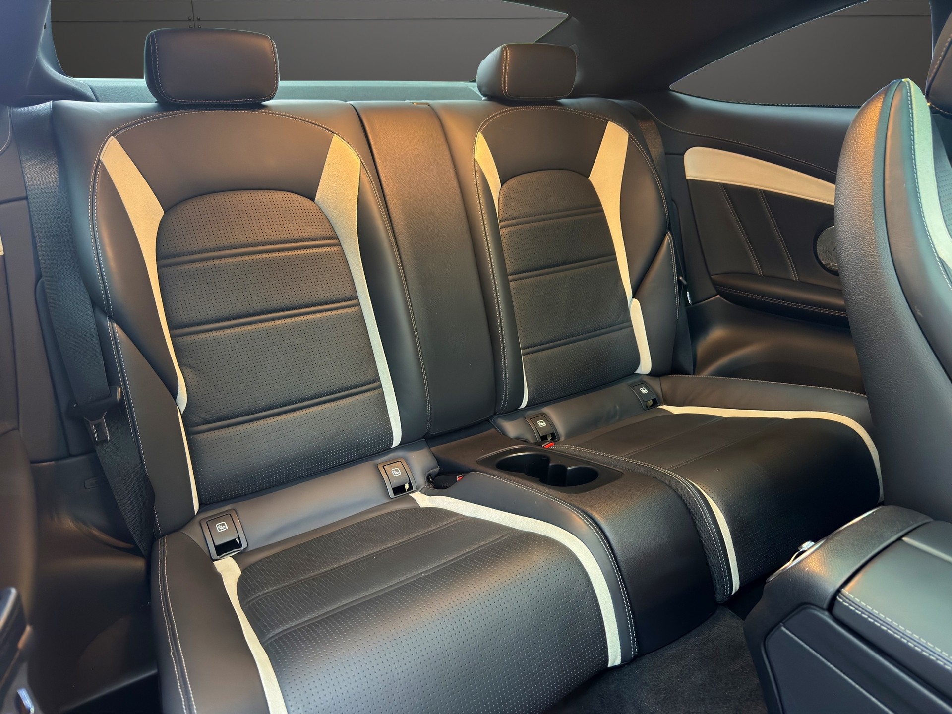 MERCEDES-BENZ C 63 S AMG 9G-tronic-image-14