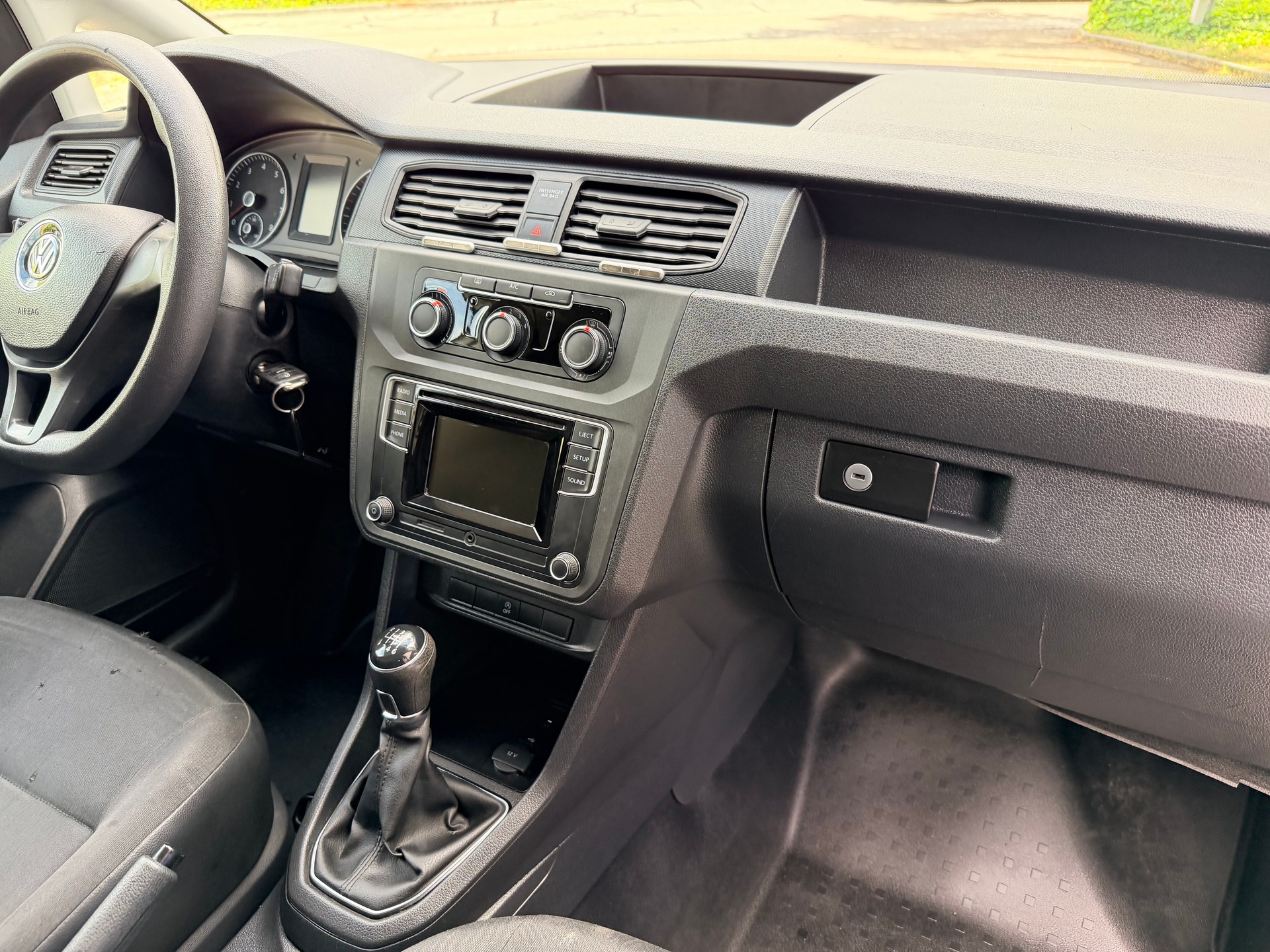 VW Caddy Maxi 1.4TSI BlueMotion Technology-image-7