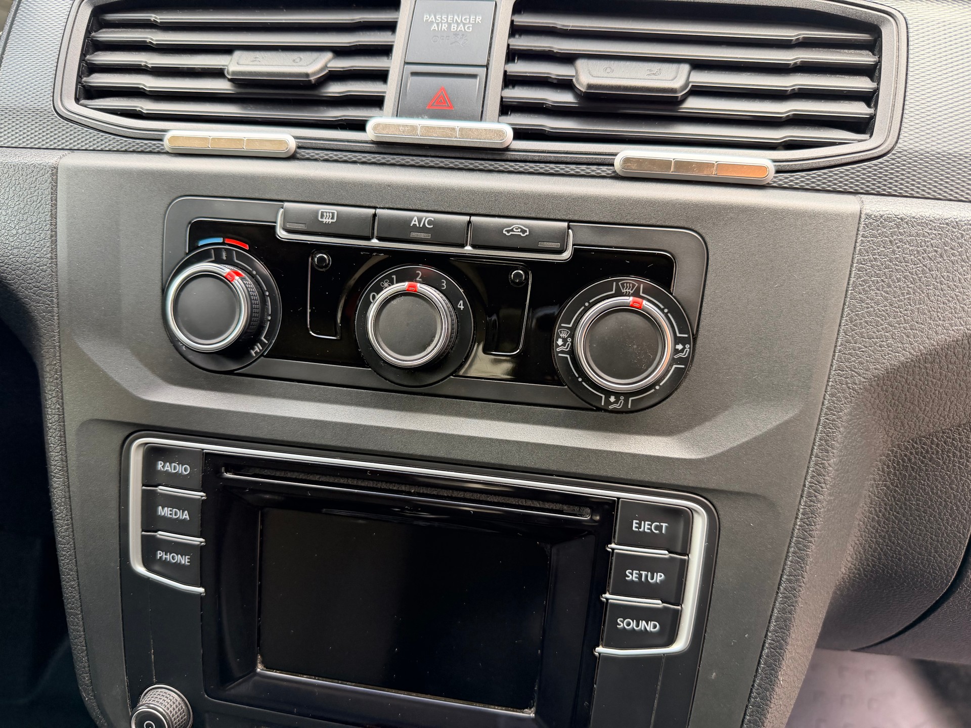 VW Caddy Maxi 1.4TSI BlueMotion Technology-image-8